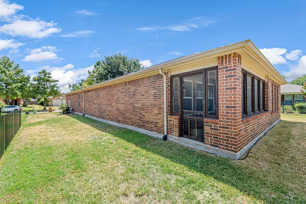 Single Family Residence For Sale in Denton County , 7737 Longaberger Drive, Frisco, Texas 75036, 2 Bedroom, 2 Bathroom, 2 Garage spaces, 1,533 Sqft, built in 2008, mls#21360662, Real Estate Agent in Frisco, Homes For Sale in Denton county, Homes For Sale in Frisco, Realtor in Frisco Texas, Real Estate Brokerage Independent Realty Texas, Luminita Cordes Realtor
