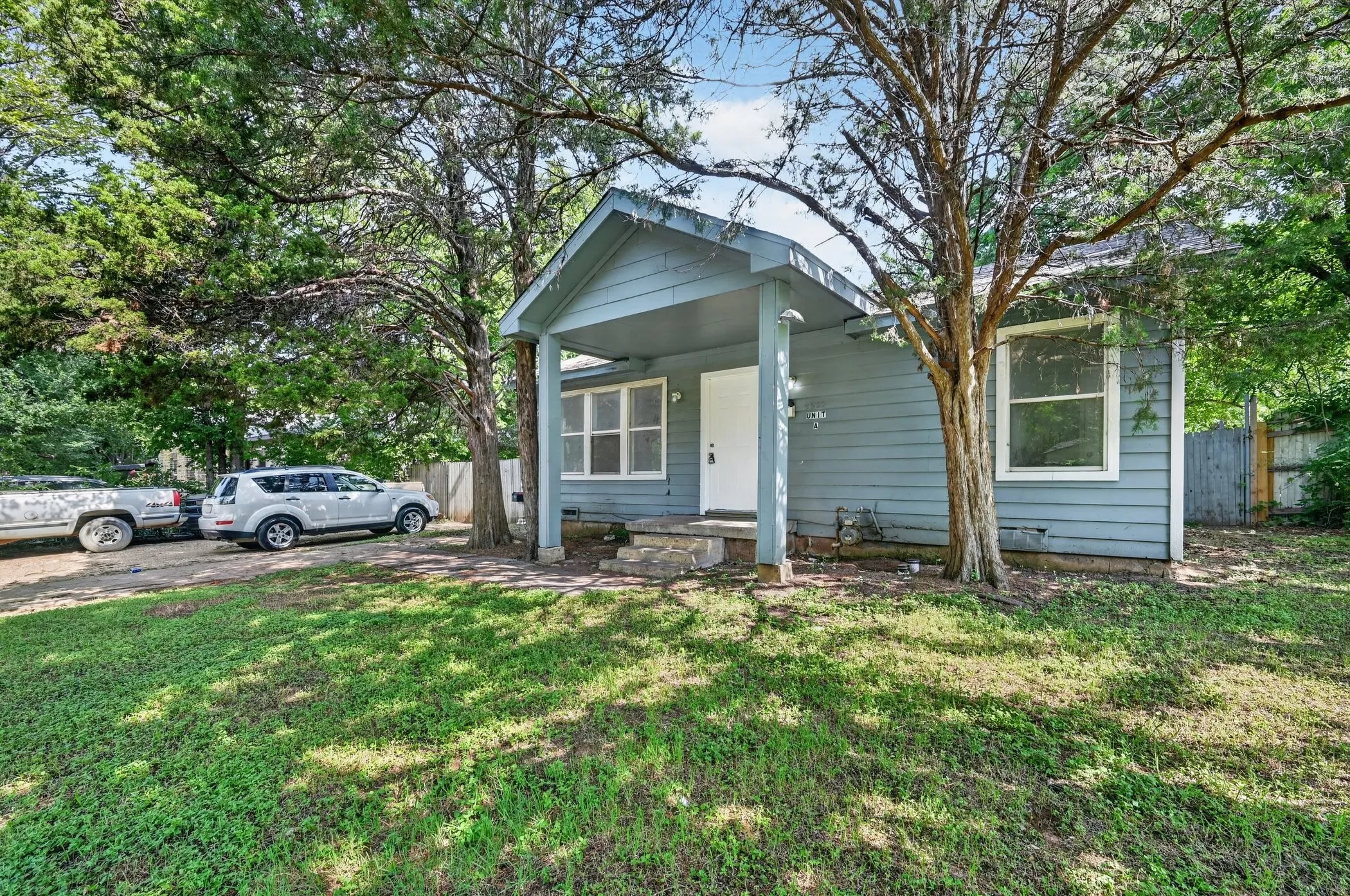 Single Family Residence For Rent in Dallas County , 8323 Lapanto Lane, Dallas, Texas 75227, 3 Bedroom, 2 Bathroom, Garage spaces, 1,013 Sqft, built in 1947, mls#21361449, Real Estate Agent in Dallas, Homes For Rent in Dallas county, Homes For Rent in Dallas, Realtor in Dallas Texas, Real Estate Brokerage Independent Realty Texas, Luminita Cordes Realtor