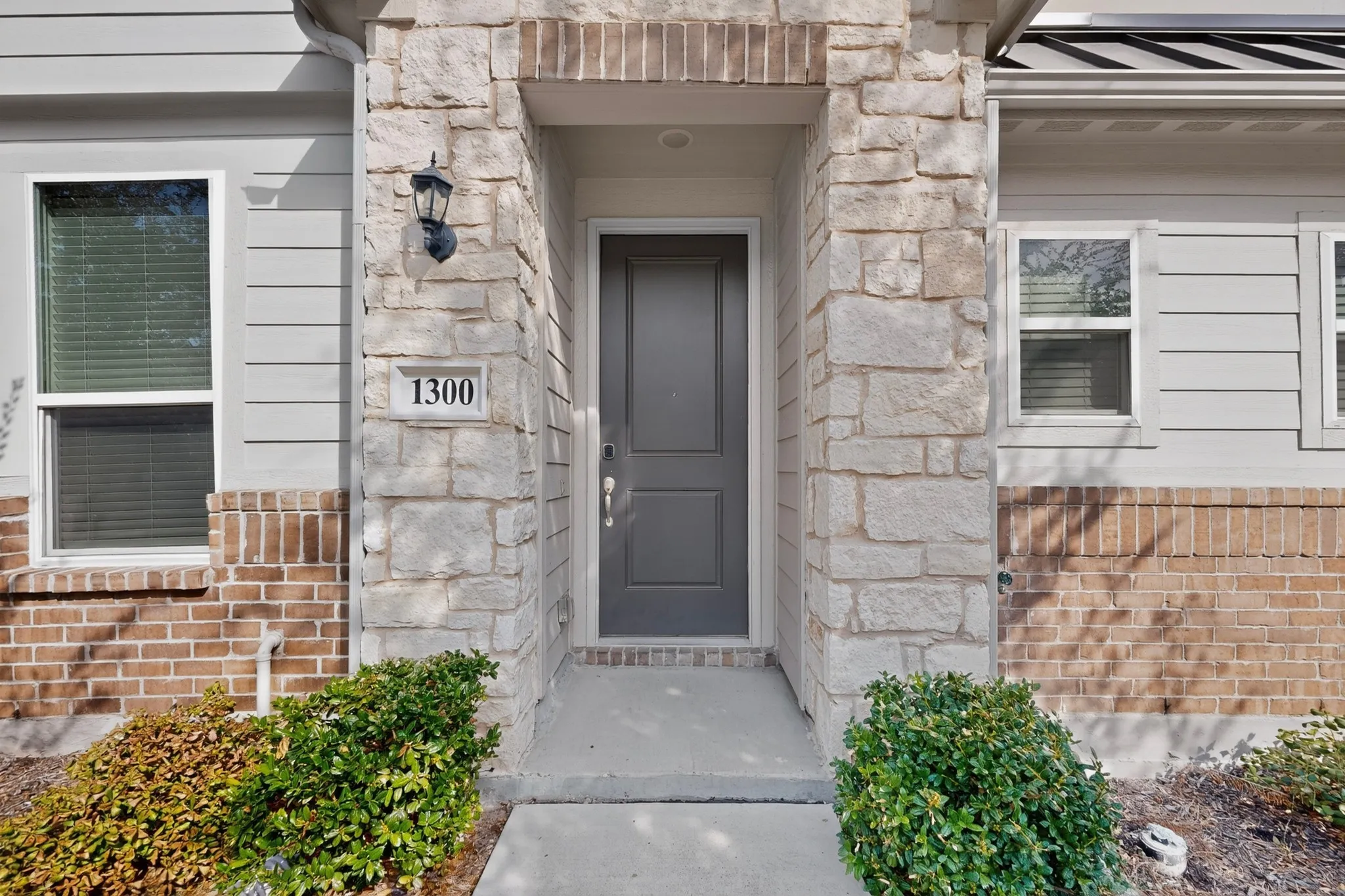 Townhouse For Rent in Collin County , 1300 Pebblebrook Drive, Mc Kinney, Texas 75071, 4 Bedroom, 3 Bathroom, 2 Garage spaces, 1,900 Sqft, built in 2021, mls#21360828, Real Estate Agent in Mc Kinney, Homes For Rent in Collin county, Homes For Rent in Mc Kinney, Realtor in Mc Kinney Texas, Real Estate Brokerage Independent Realty Texas, Luminita Cordes Realtor