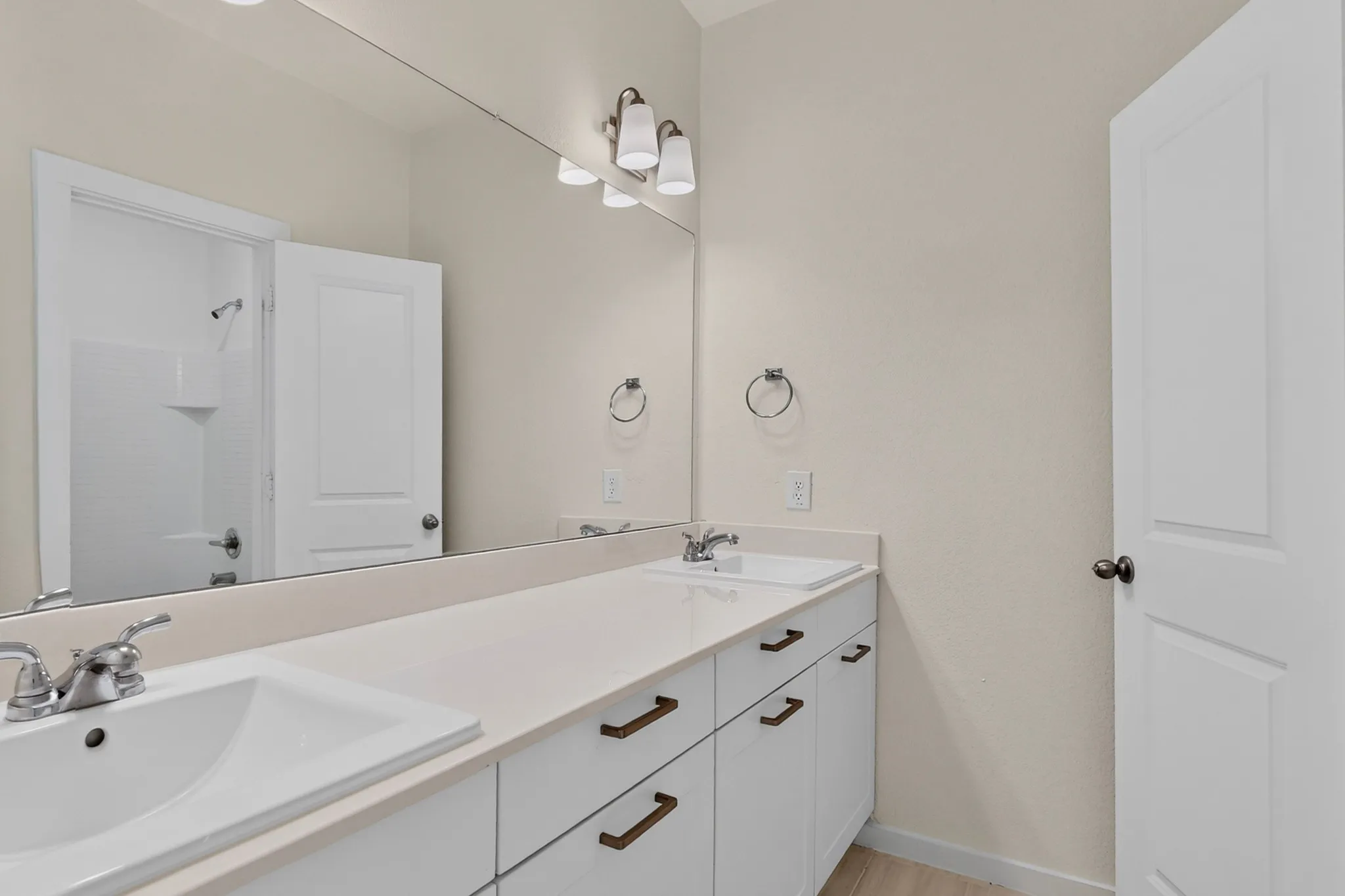 Townhouse For Rent in Collin County , 1300 Pebblebrook Drive, Mc Kinney, Texas 75071, 4 Bedroom, 3 Bathroom, 2 Garage spaces, 1,900 Sqft, built in 2021, mls#21360828, Real Estate Agent in Mc Kinney, Homes For Rent in Collin county, Homes For Rent in Mc Kinney, Realtor in Mc Kinney Texas, Real Estate Brokerage Independent Realty Texas, Luminita Cordes Realtor