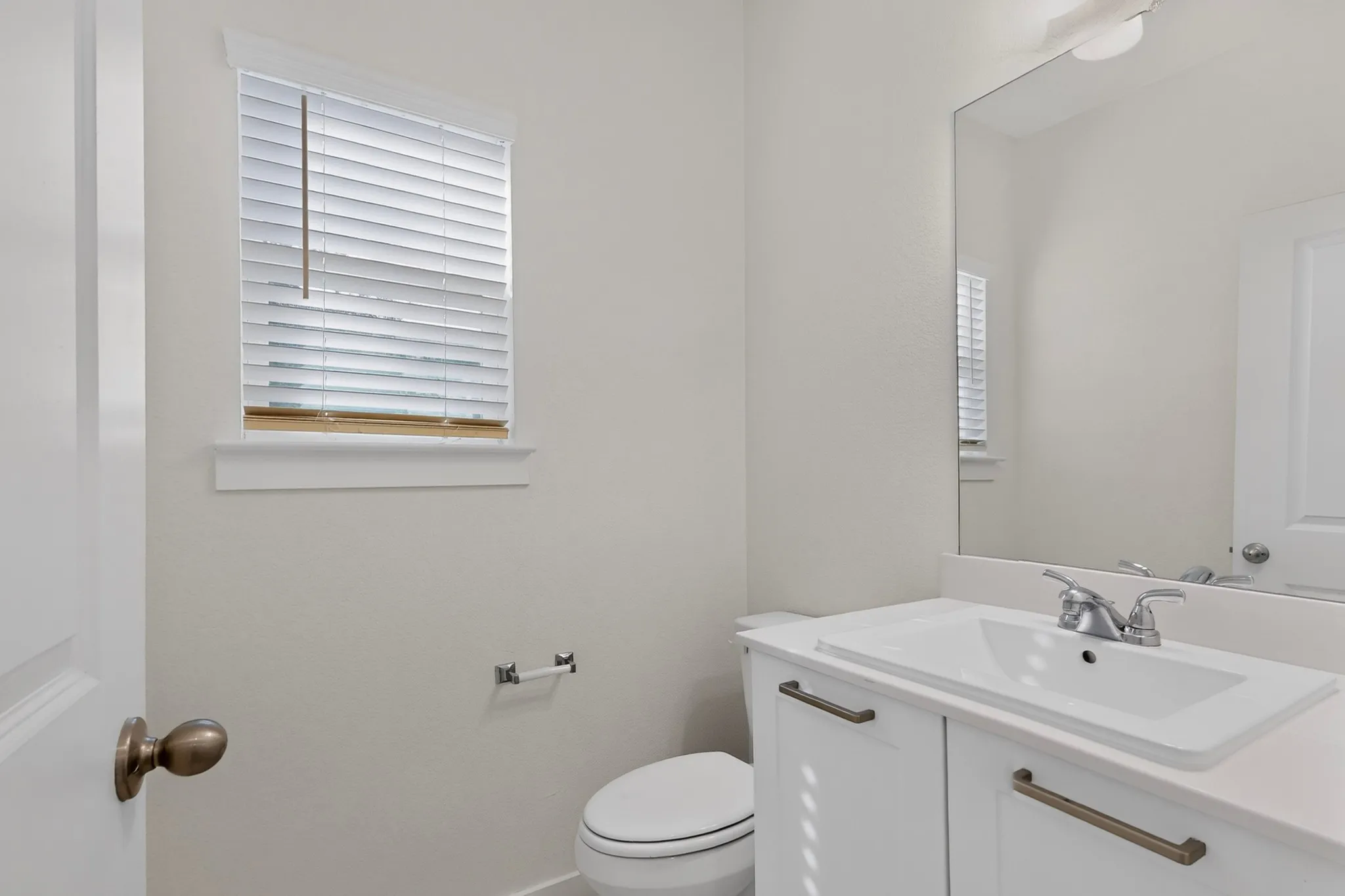 Townhouse For Rent in Collin County , 1300 Pebblebrook Drive, Mc Kinney, Texas 75071, 4 Bedroom, 3 Bathroom, 2 Garage spaces, 1,900 Sqft, built in 2021, mls#21360828, Real Estate Agent in Mc Kinney, Homes For Rent in Collin county, Homes For Rent in Mc Kinney, Realtor in Mc Kinney Texas, Real Estate Brokerage Independent Realty Texas, Luminita Cordes Realtor