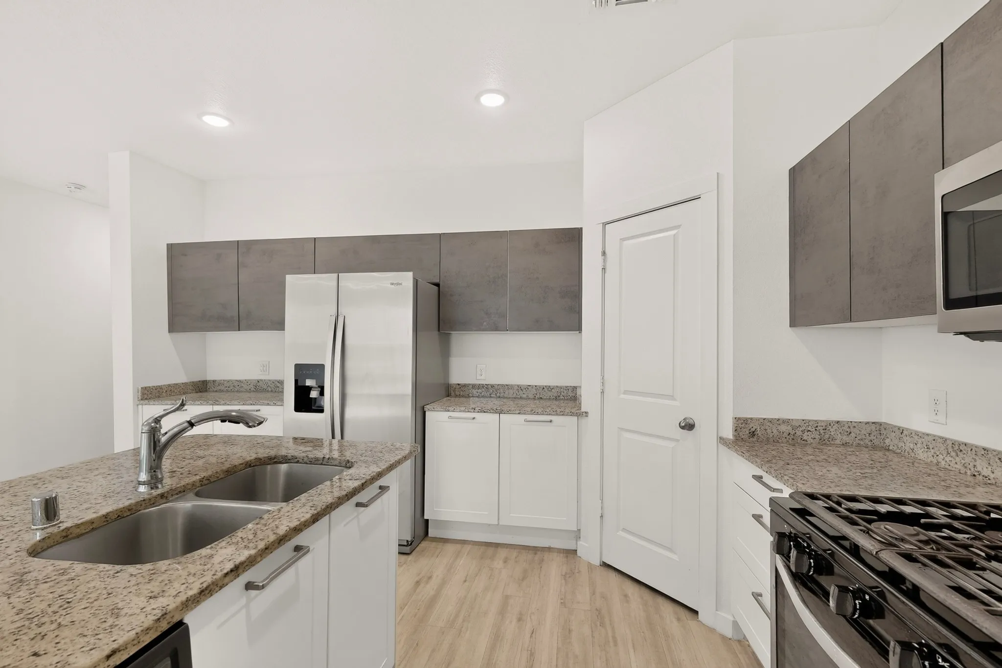 Townhouse For Rent in Collin County , 1300 Pebblebrook Drive, Mc Kinney, Texas 75071, 4 Bedroom, 3 Bathroom, 2 Garage spaces, 1,900 Sqft, built in 2021, mls#21360828, Real Estate Agent in Mc Kinney, Homes For Rent in Collin county, Homes For Rent in Mc Kinney, Realtor in Mc Kinney Texas, Real Estate Brokerage Independent Realty Texas, Luminita Cordes Realtor