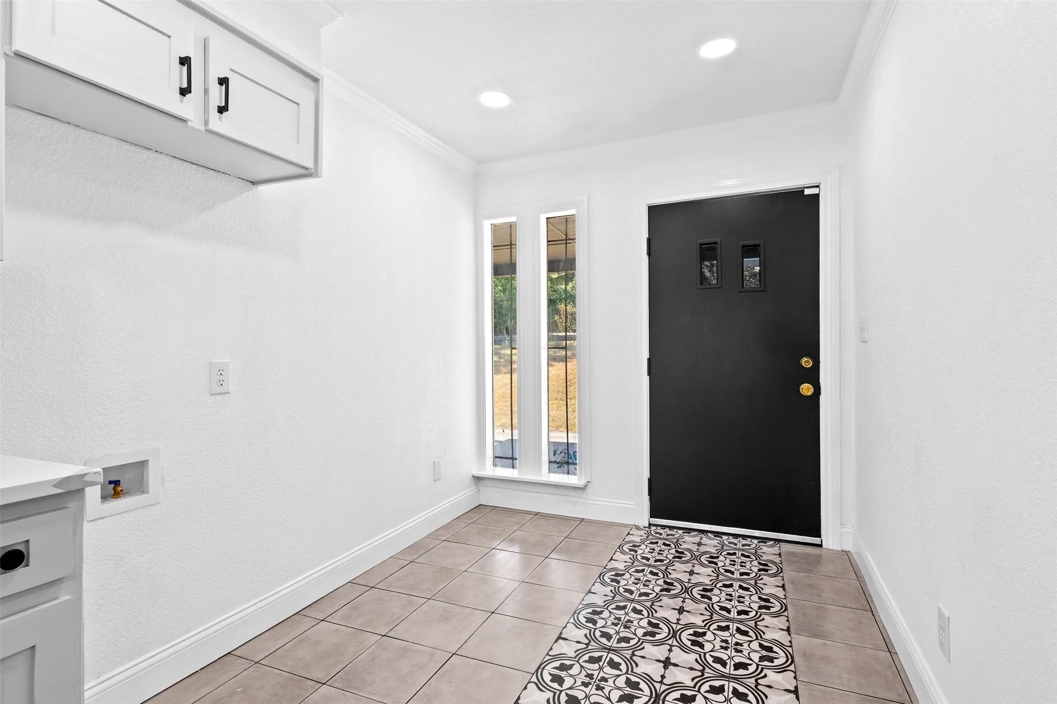 Single Family Residence For Sale in Tarrant County , 1100 E Bowie Street, Fort Worth, Texas 76104, 3 Bedroom, 2 Bathroom, Garage spaces, 1,413 Sqft, built in 1955, mls#21349458, Real Estate Agent in Fort Worth, Homes For Sale in Tarrant county, Homes For Sale in Fort Worth, Realtor in Fort Worth Texas, Real Estate Brokerage Independent Realty Texas, Luminita Cordes Realtor