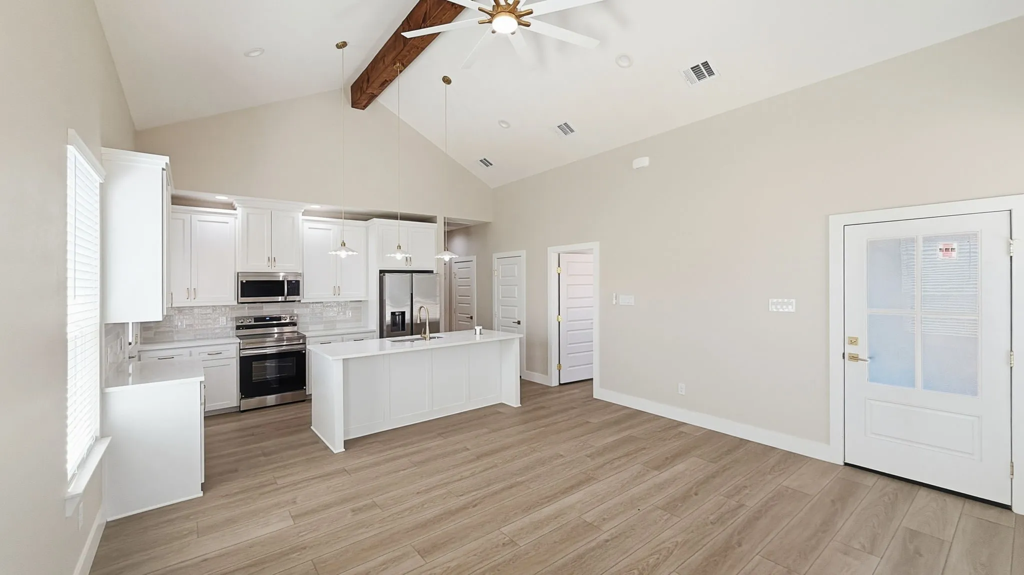 Full view of the kitchen