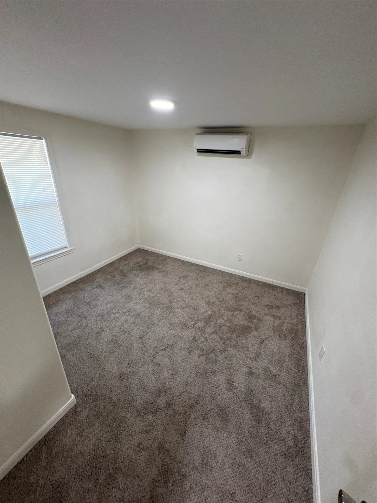 Single Family Residence For Rent in Tarrant County , 408 S 2nd Avenue, Mansfield, Texas 76063, 3 Bedroom, 2 Bathroom, Garage spaces, 1,116 Sqft, built in 1950, mls#21361463, Real Estate Agent in Mansfield, Homes For Rent in Tarrant county, Homes For Rent in Mansfield, Realtor in Mansfield Texas, Real Estate Brokerage Independent Realty Texas, Luminita Cordes Realtor