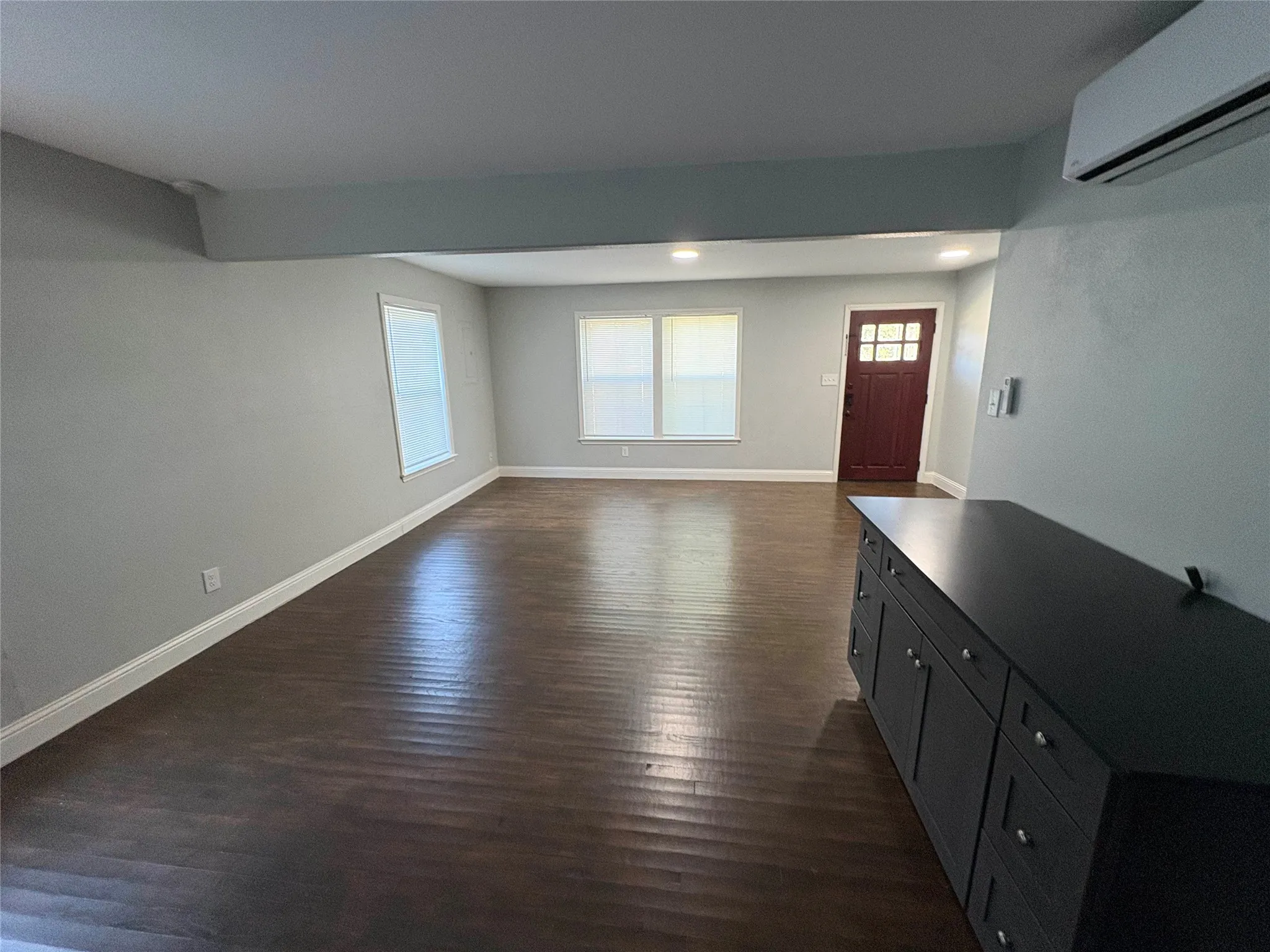 Single Family Residence For Rent in Tarrant County , 408 S 2nd Avenue, Mansfield, Texas 76063, 3 Bedroom, 2 Bathroom, Garage spaces, 1,116 Sqft, built in 1950, mls#21361463, Real Estate Agent in Mansfield, Homes For Rent in Tarrant county, Homes For Rent in Mansfield, Realtor in Mansfield Texas, Real Estate Brokerage Independent Realty Texas, Luminita Cordes Realtor