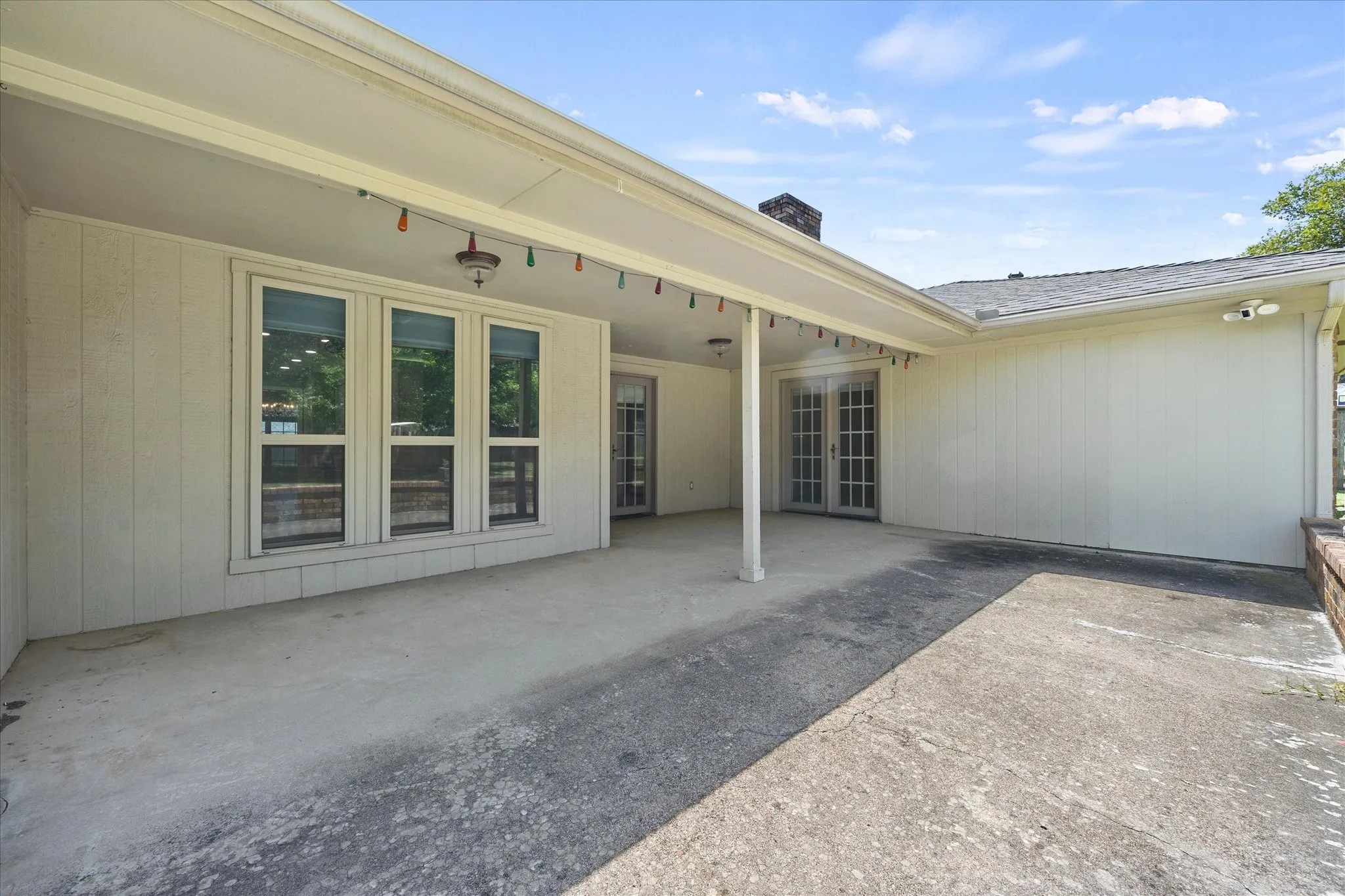 Single Family Residence For Sale in Dallas County , 4001 Keele Drive, Garland, Texas 75041, 4 Bedroom, 3 Bathroom, 2 Garage spaces, 2,767 Sqft, built in 1973, mls#21354749, Real Estate Agent in Garland, Homes For Sale in Dallas county, Homes For Sale in Garland, Realtor in Garland Texas, Real Estate Brokerage Independent Realty Texas, Luminita Cordes Realtor