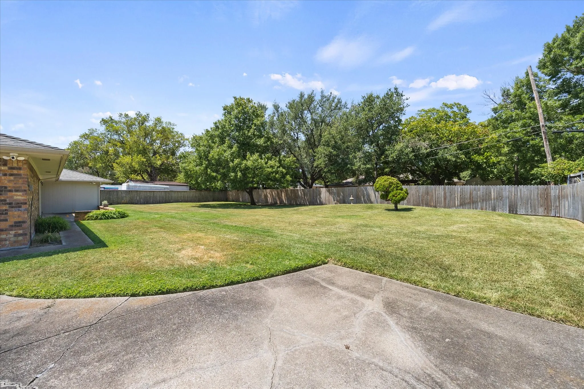 Spacious back yard.  Perfect for recreation and entertaining.