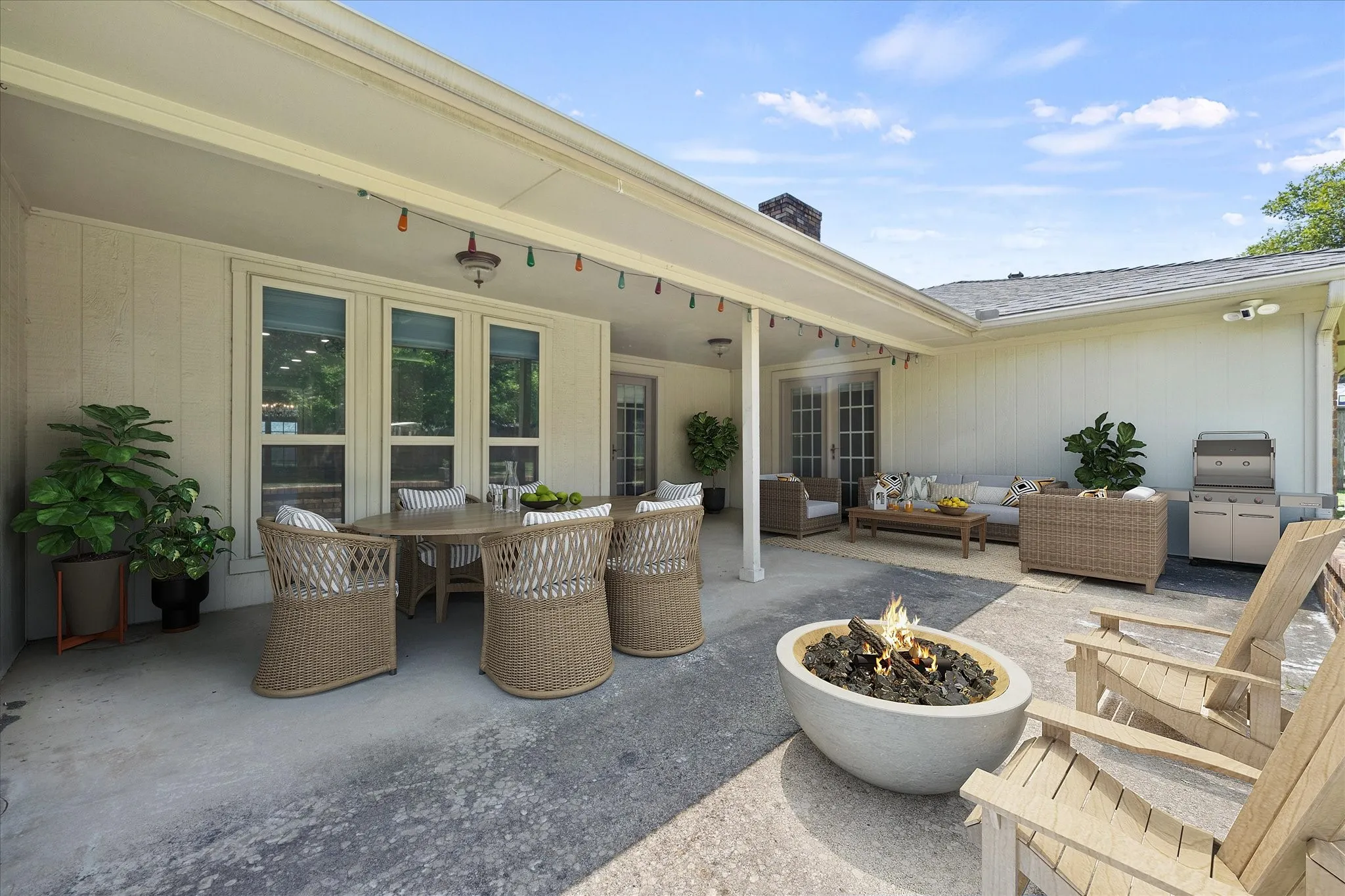 Virtually staged large patio.  Ideal space for entertaining at it's best!