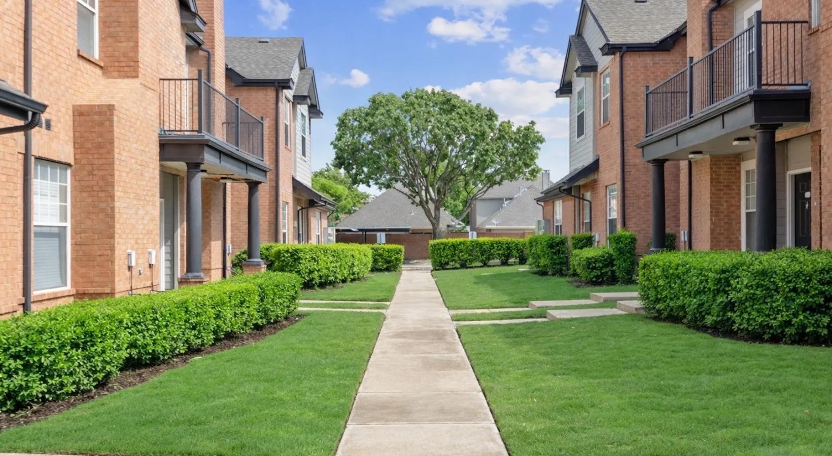Townhouse For Rent in Collin County , 6201 Chapel Hill Boulevard 1413, Plano, Texas 75093, 3 Bedroom, 3 Bathroom, 2 Garage spaces, 1,467 Sqft, built in 1997, Price $2,394, mls#21361481, Real Estate Agent in Plano, Homes For Rent in Collin county, Homes For Rent in Plano, Realtor in Plano Texas, Real Estate Brokerage Independent Realty Texas, Luminita Cordes Realtor