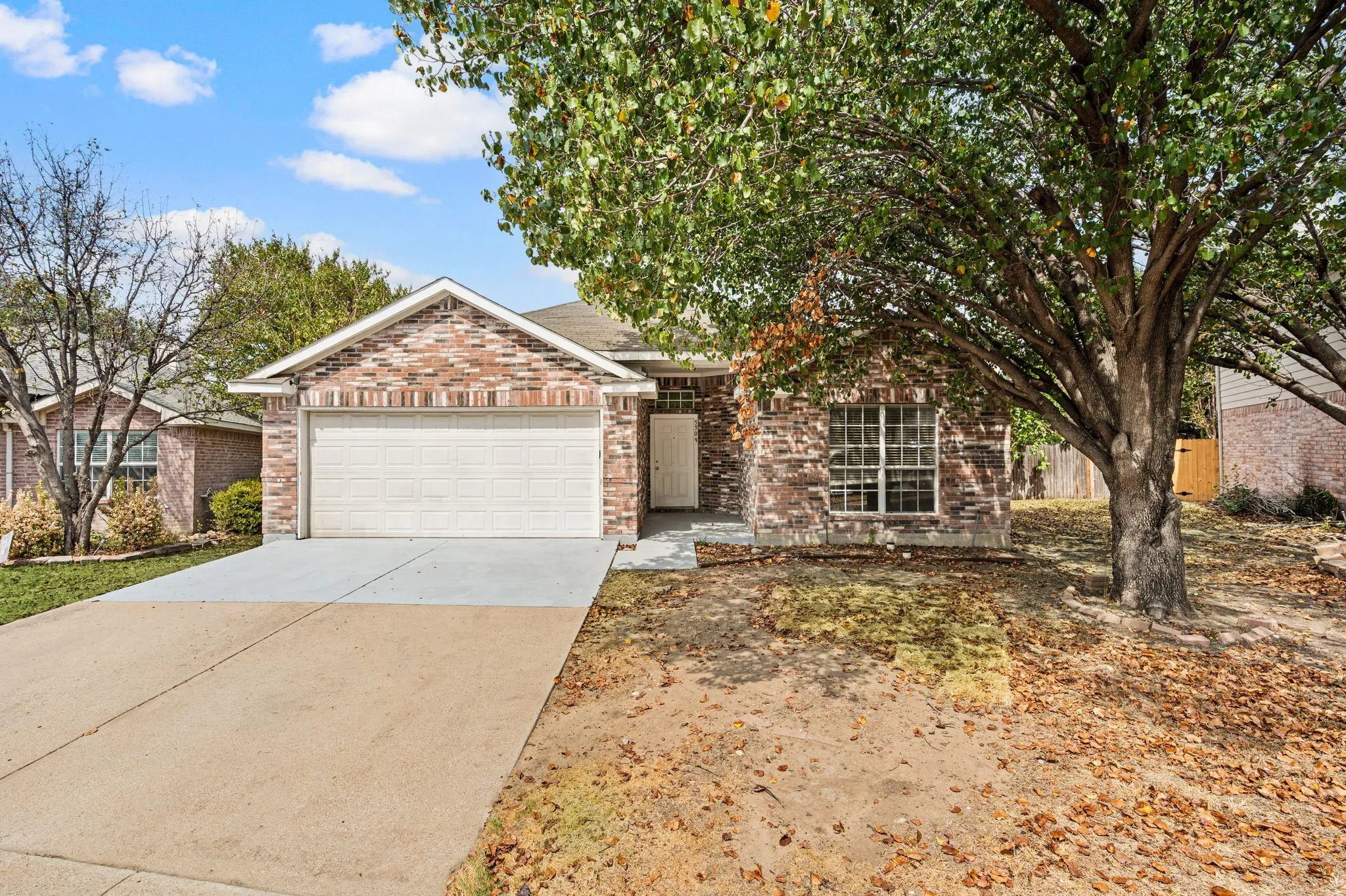 Single Family Residence For Rent in Tarrant County , 5509 Timber Ridge Court, Watauga, Texas 76137, 4 Bedroom, 2 Bathroom, 2 Garage spaces, 1,969 Sqft, built in 2001, mls#21356023, Real Estate Agent in Watauga, Homes For Rent in Tarrant county, Homes For Rent in Watauga, Realtor in Watauga Texas, Real Estate Brokerage Independent Realty Texas, Luminita Cordes Realtor
