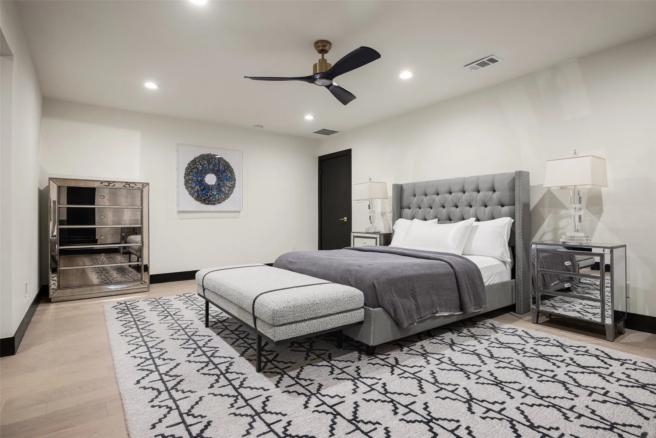 Single Family Residence For Sale in Dallas County , 7336 Lakehurst Avenue, Dallas, Texas 75230, 4 Bedroom, 4 Bathroom, 2 Garage spaces, 3,054 Sqft, built in 1968, mls#21342825, Real Estate Agent in Dallas, Homes For Sale in Dallas county, Homes For Sale in Dallas, Realtor in Dallas Texas, Real Estate Brokerage Independent Realty Texas, Luminita Cordes Realtor