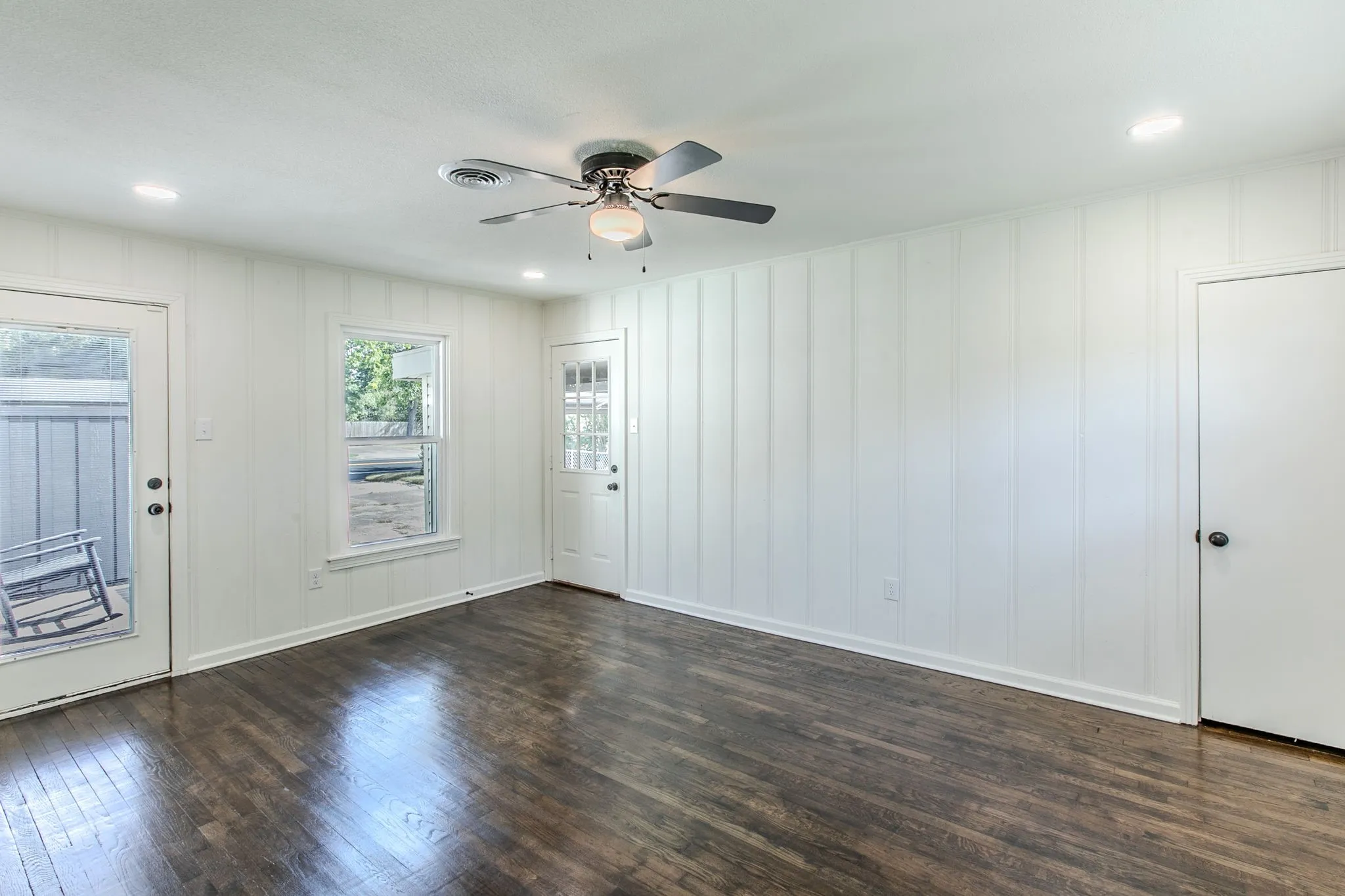 Single Family Residence For Sale in Mc Lennan County , 2200 N 52nd Street, Waco, Texas 76710, 3 Bedroom, 2 Bathroom, 2 Garage spaces, 1,647 Sqft, built in 1955, mls#21361473, Real Estate Agent in Waco, Homes For Sale in Mc Lennan county, Homes For Sale in Waco, Realtor in Waco Texas, Real Estate Brokerage Independent Realty Texas, Luminita Cordes Realtor