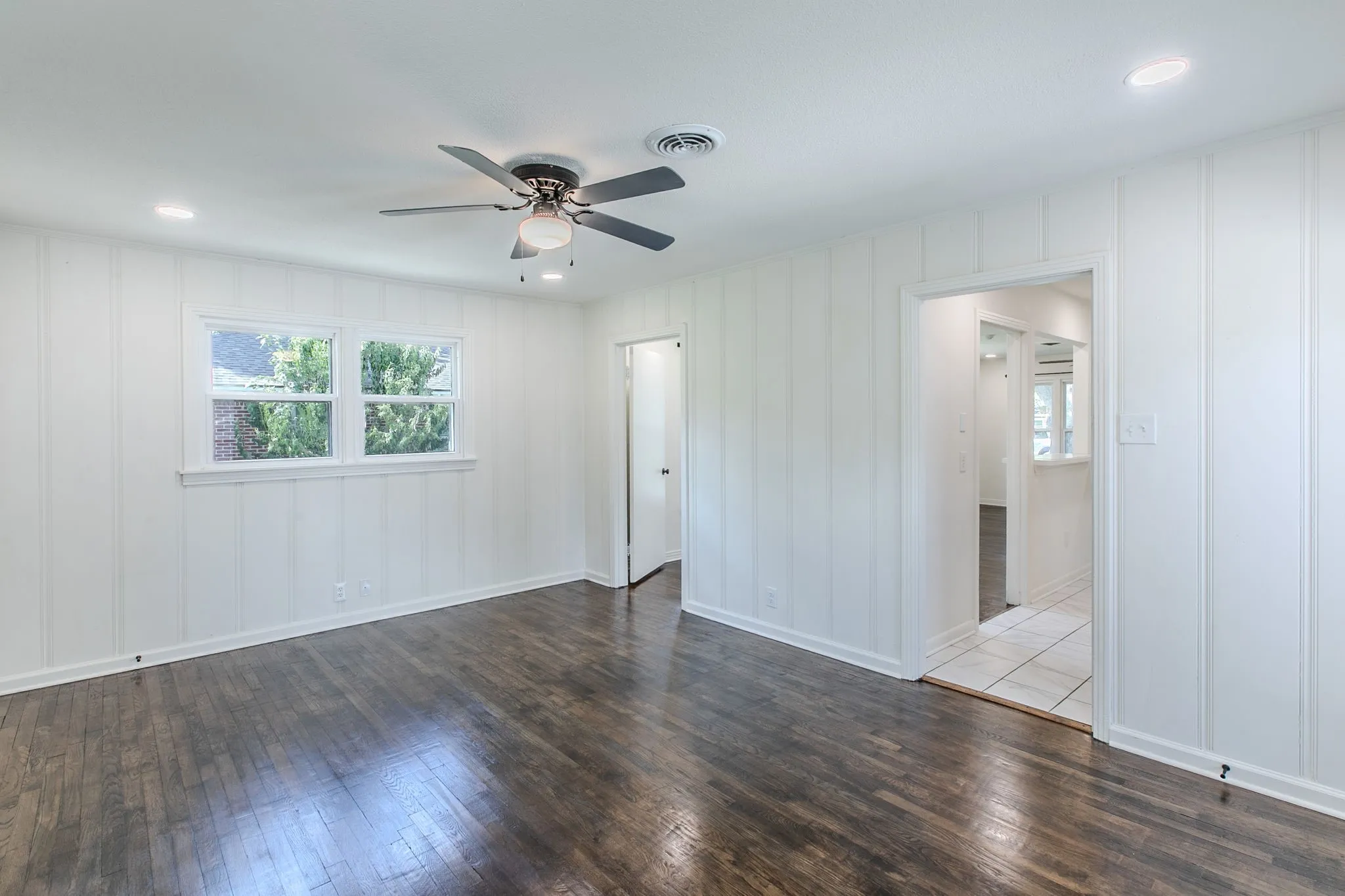 Single Family Residence For Sale in Mc Lennan County , 2200 N 52nd Street, Waco, Texas 76710, 3 Bedroom, 2 Bathroom, 2 Garage spaces, 1,647 Sqft, built in 1955, mls#21361473, Real Estate Agent in Waco, Homes For Sale in Mc Lennan county, Homes For Sale in Waco, Realtor in Waco Texas, Real Estate Brokerage Independent Realty Texas, Luminita Cordes Realtor