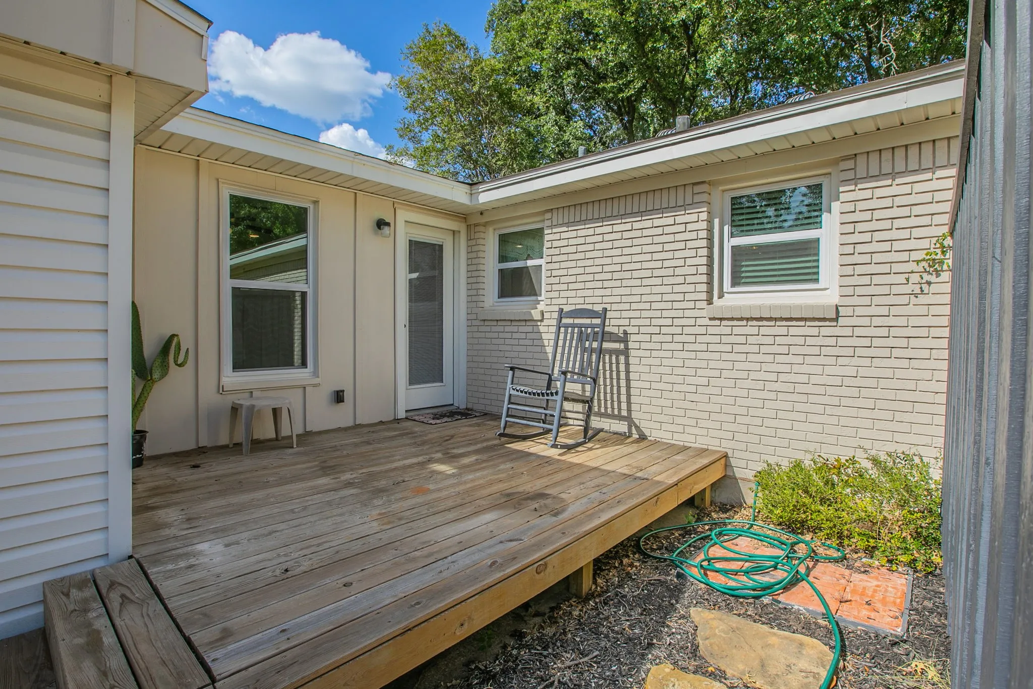 Single Family Residence For Sale in Mc Lennan County , 2200 N 52nd Street, Waco, Texas 76710, 3 Bedroom, 2 Bathroom, 2 Garage spaces, 1,647 Sqft, built in 1955, mls#21361473, Real Estate Agent in Waco, Homes For Sale in Mc Lennan county, Homes For Sale in Waco, Realtor in Waco Texas, Real Estate Brokerage Independent Realty Texas, Luminita Cordes Realtor