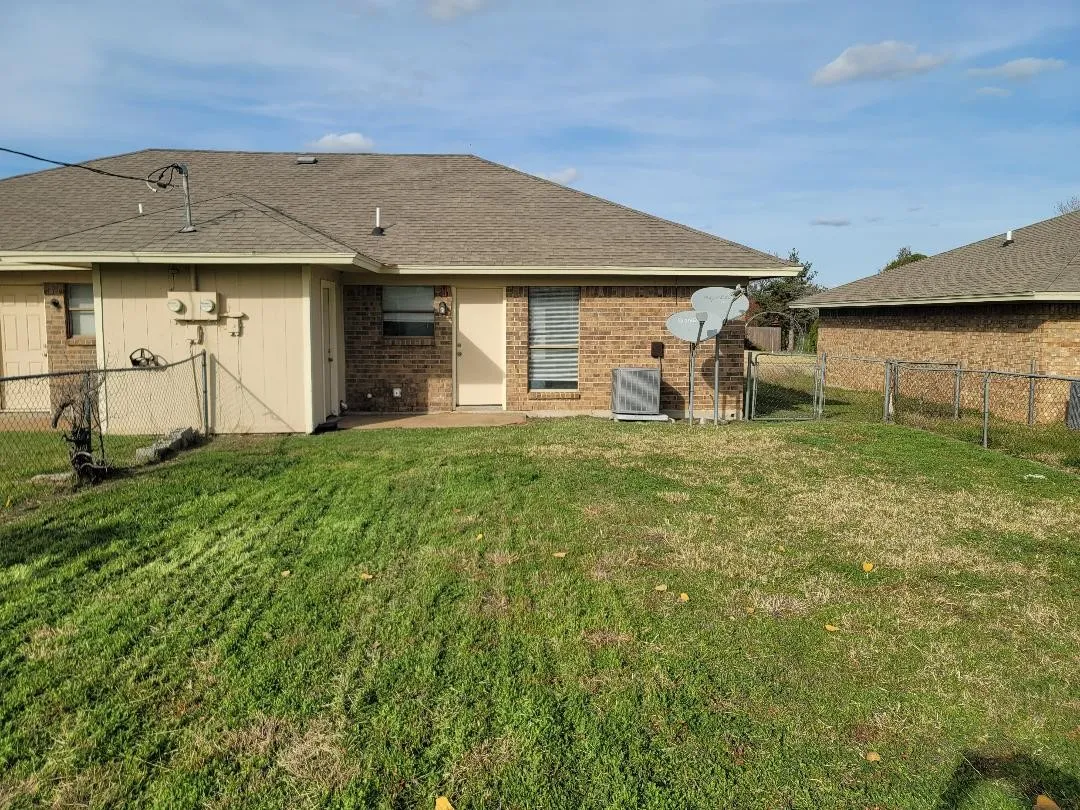 Duplex For Rent in Palo Pinto County , 225 Summit Drive A, Mineral Wells, Texas 76067, 2 Bedroom, 1 Bathroom, Garage spaces, 900 Sqft, built in 1981, mls#21361490, Real Estate Agent in Mineral Wells, Homes For Rent in Palo Pinto county, Homes For Rent in Mineral Wells, Realtor in Mineral Wells Texas, Real Estate Brokerage Independent Realty Texas, Luminita Cordes Realtor