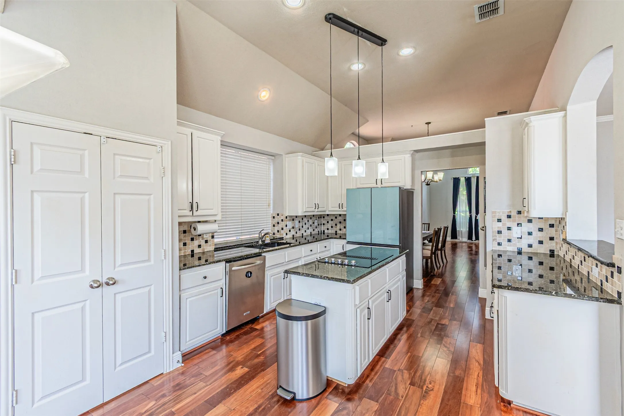 Single Family Residence For Rent in Dallas County , 1025 Basilwood Drive, Coppell, Texas 75019, 4 Bedroom, 4 Bathroom, 2 Garage spaces, 3,001 Sqft, built in 1995, mls#21361416, Real Estate Agent in Coppell, Homes For Rent in Dallas county, Homes For Rent in Coppell, Realtor in Coppell Texas, Real Estate Brokerage Independent Realty Texas, Luminita Cordes Realtor