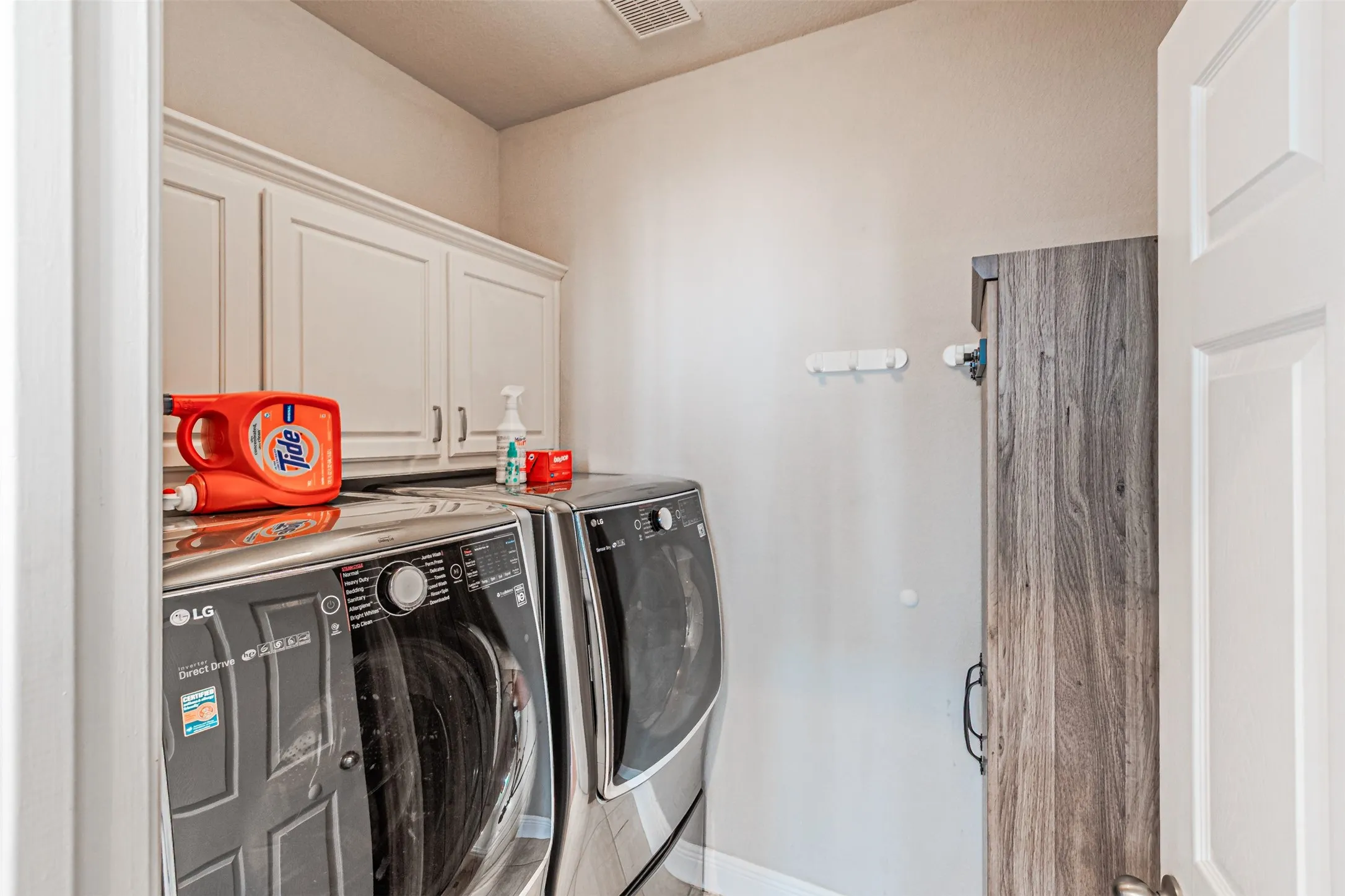Single Family Residence For Rent in Dallas County , 1025 Basilwood Drive, Coppell, Texas 75019, 4 Bedroom, 4 Bathroom, 2 Garage spaces, 3,001 Sqft, built in 1995, mls#21361416, Real Estate Agent in Coppell, Homes For Rent in Dallas county, Homes For Rent in Coppell, Realtor in Coppell Texas, Real Estate Brokerage Independent Realty Texas, Luminita Cordes Realtor