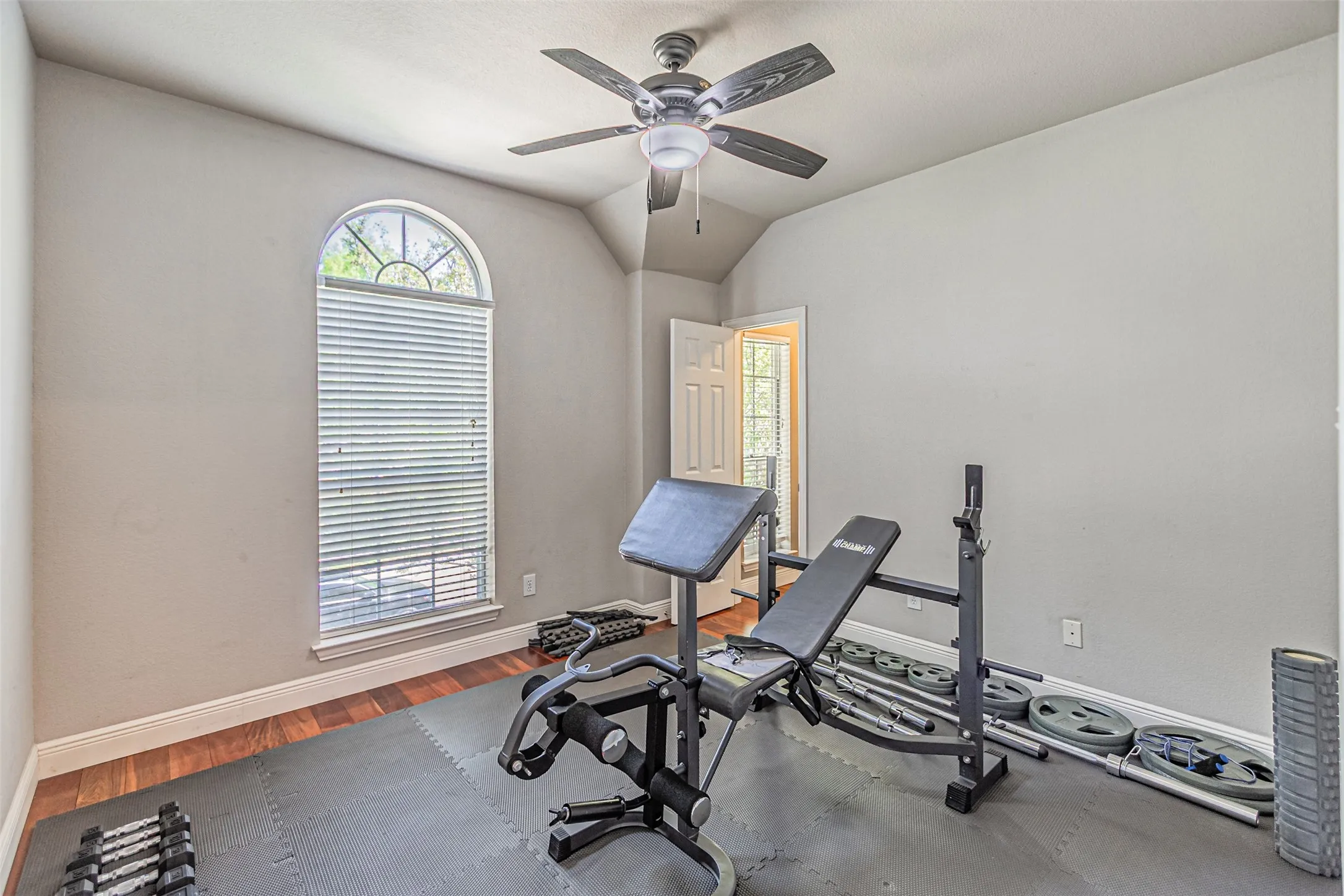 Single Family Residence For Rent in Dallas County , 1025 Basilwood Drive, Coppell, Texas 75019, 4 Bedroom, 4 Bathroom, 2 Garage spaces, 3,001 Sqft, built in 1995, mls#21361416, Real Estate Agent in Coppell, Homes For Rent in Dallas county, Homes For Rent in Coppell, Realtor in Coppell Texas, Real Estate Brokerage Independent Realty Texas, Luminita Cordes Realtor