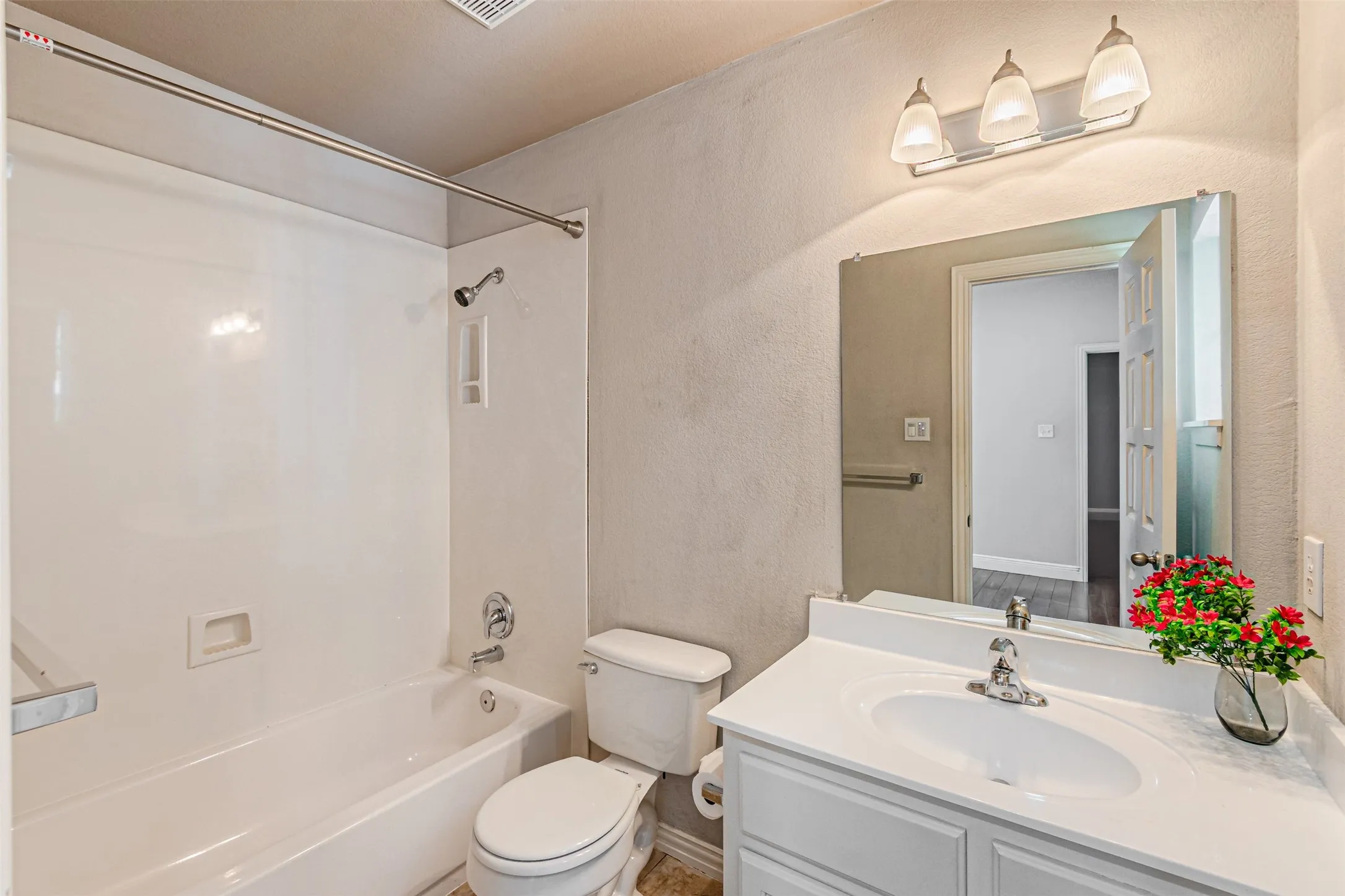 Single Family Residence For Rent in Dallas County , 1025 Basilwood Drive, Coppell, Texas 75019, 4 Bedroom, 4 Bathroom, 2 Garage spaces, 3,001 Sqft, built in 1995, mls#21361416, Real Estate Agent in Coppell, Homes For Rent in Dallas county, Homes For Rent in Coppell, Realtor in Coppell Texas, Real Estate Brokerage Independent Realty Texas, Luminita Cordes Realtor