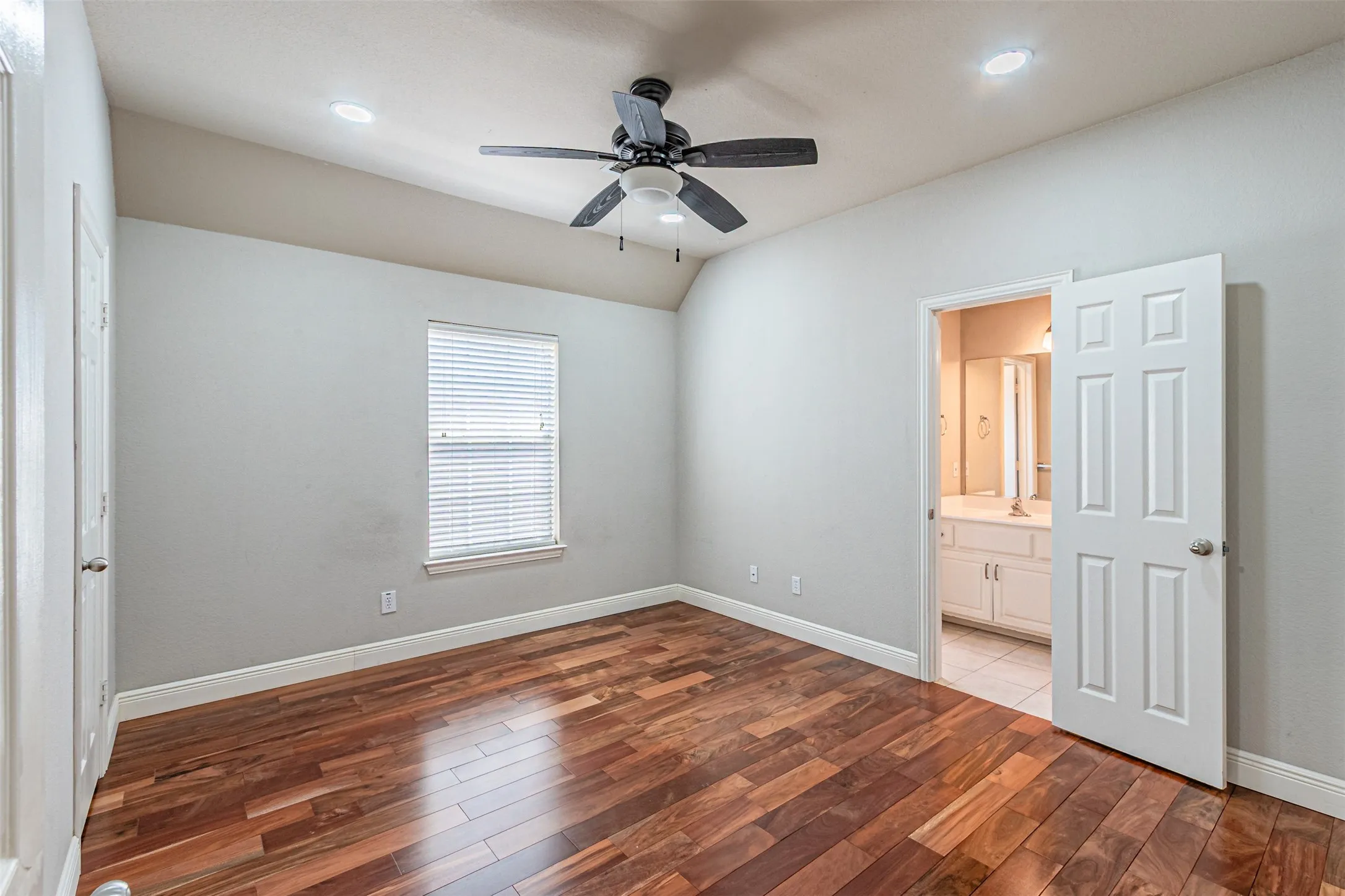 Single Family Residence For Rent in Dallas County , 1025 Basilwood Drive, Coppell, Texas 75019, 4 Bedroom, 4 Bathroom, 2 Garage spaces, 3,001 Sqft, built in 1995, mls#21361416, Real Estate Agent in Coppell, Homes For Rent in Dallas county, Homes For Rent in Coppell, Realtor in Coppell Texas, Real Estate Brokerage Independent Realty Texas, Luminita Cordes Realtor