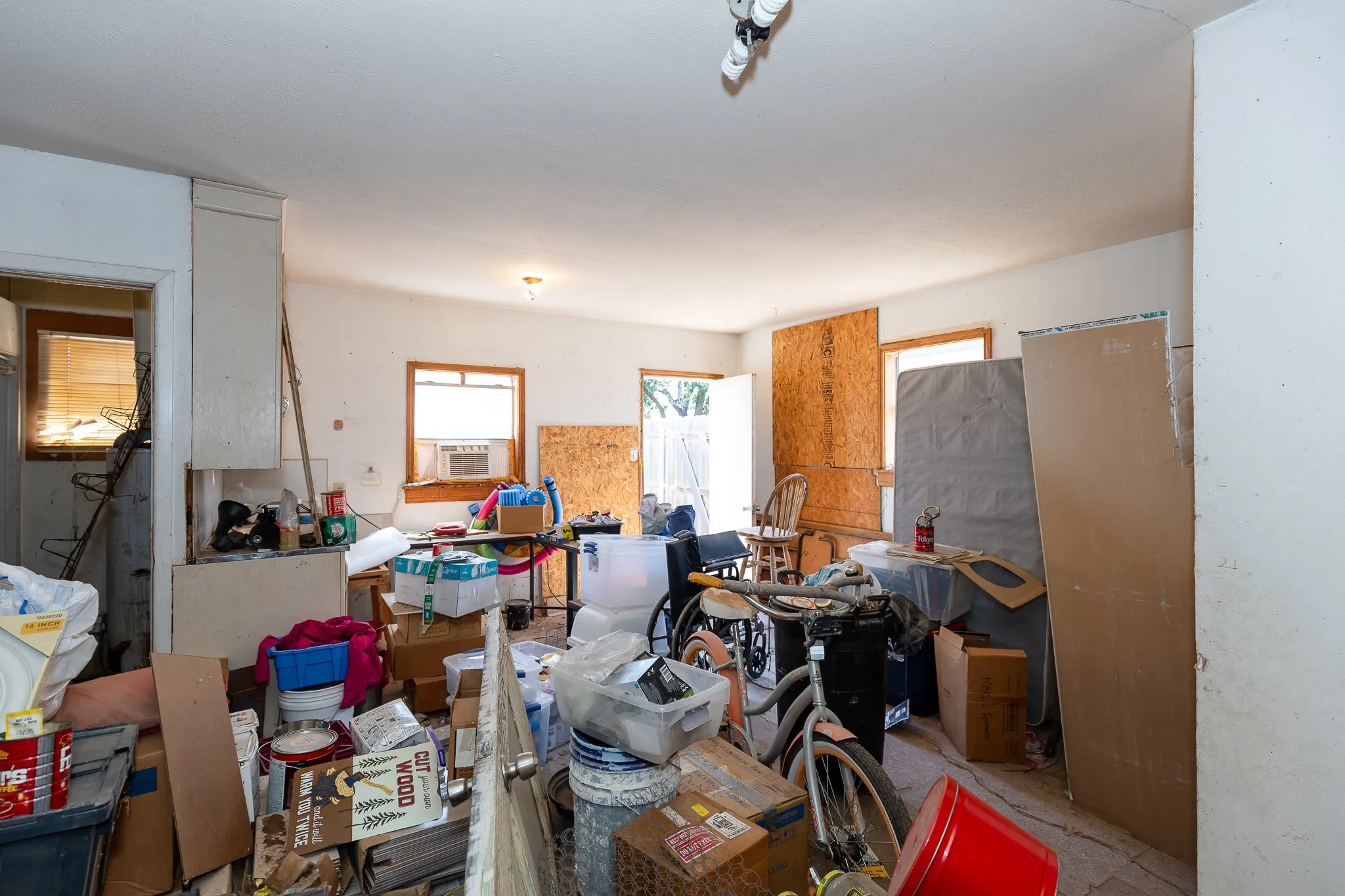 Single Family Residence For Sale in Hale County , 2301 E 1st Street, Petersburg, Texas 79250, 3 Bedroom, 2 Bathroom, Garage spaces, 1,456 Sqft, built in 1948, mls#21361498, Real Estate Agent in Petersburg, Homes For Sale in Hale county, Homes For Sale in Petersburg, Realtor in Petersburg Texas, Real Estate Brokerage Independent Realty Texas, Luminita Cordes Realtor