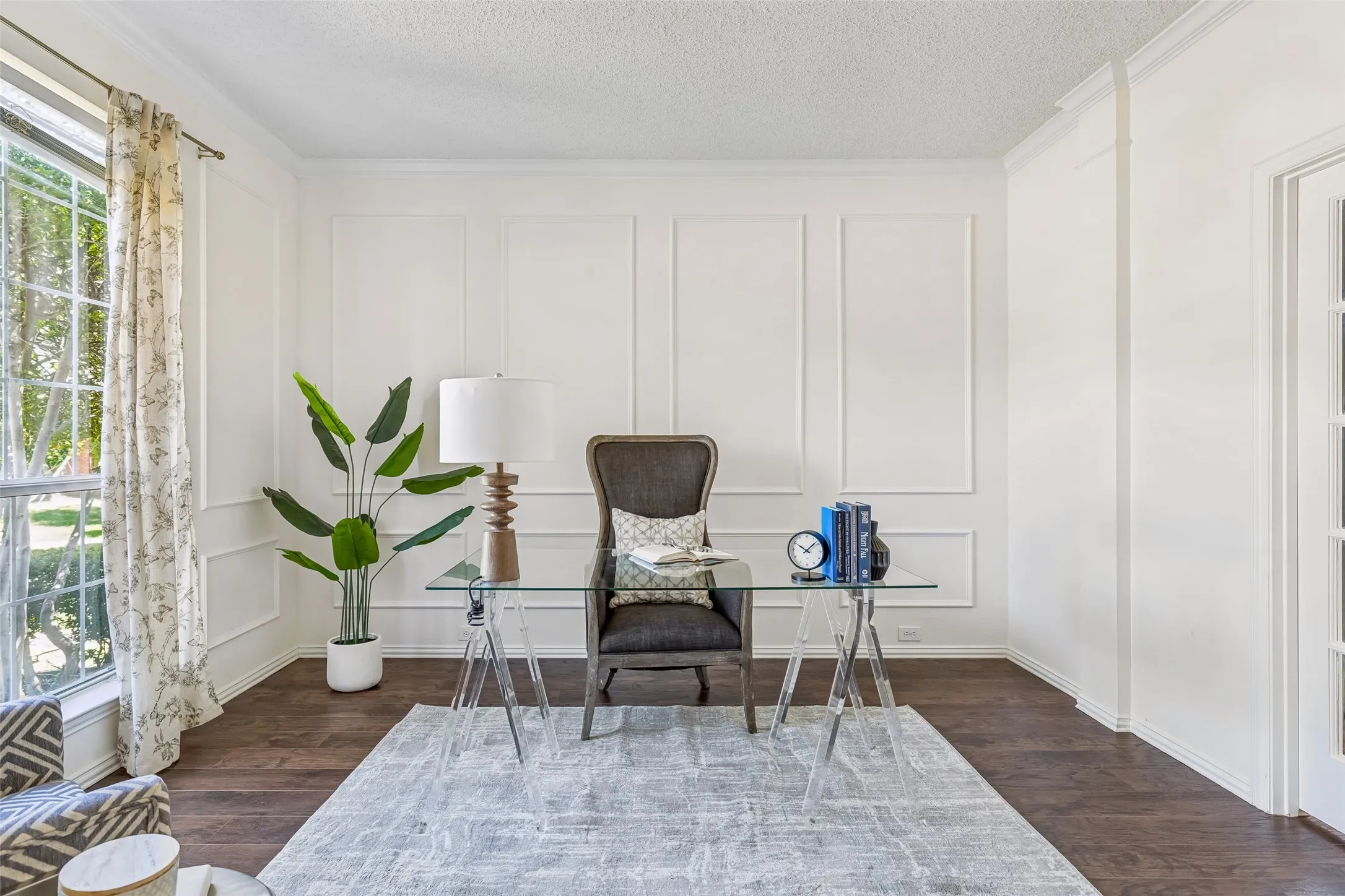 Single Family Residence For Sale in Collin County , 2108 Monticello Circle, Plano, Texas 75075, 3 Bedroom, 3 Bathroom, 2 Garage spaces, 2,399 Sqft, built in 1994, mls#21341801, Real Estate Agent in Plano, Homes For Sale in Collin county, Homes For Sale in Plano, Realtor in Plano Texas, Real Estate Brokerage Independent Realty Texas, Luminita Cordes Realtor