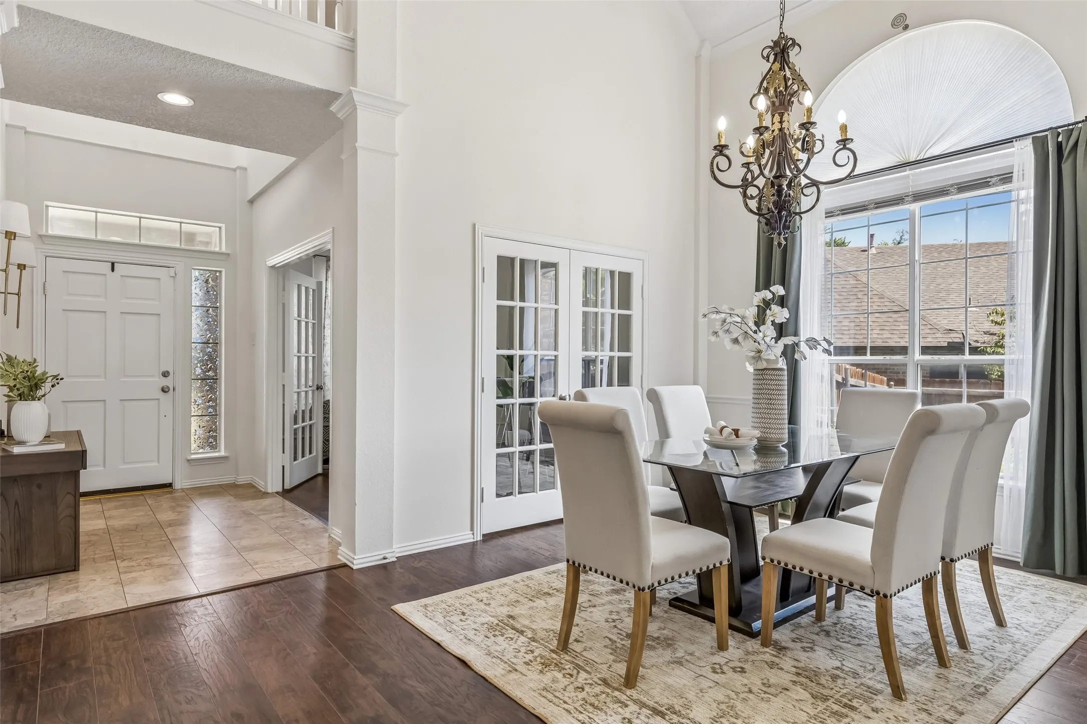 Single Family Residence For Sale in Collin County , 2108 Monticello Circle, Plano, Texas 75075, 3 Bedroom, 3 Bathroom, 2 Garage spaces, 2,399 Sqft, built in 1994, mls#21341801, Real Estate Agent in Plano, Homes For Sale in Collin county, Homes For Sale in Plano, Realtor in Plano Texas, Real Estate Brokerage Independent Realty Texas, Luminita Cordes Realtor