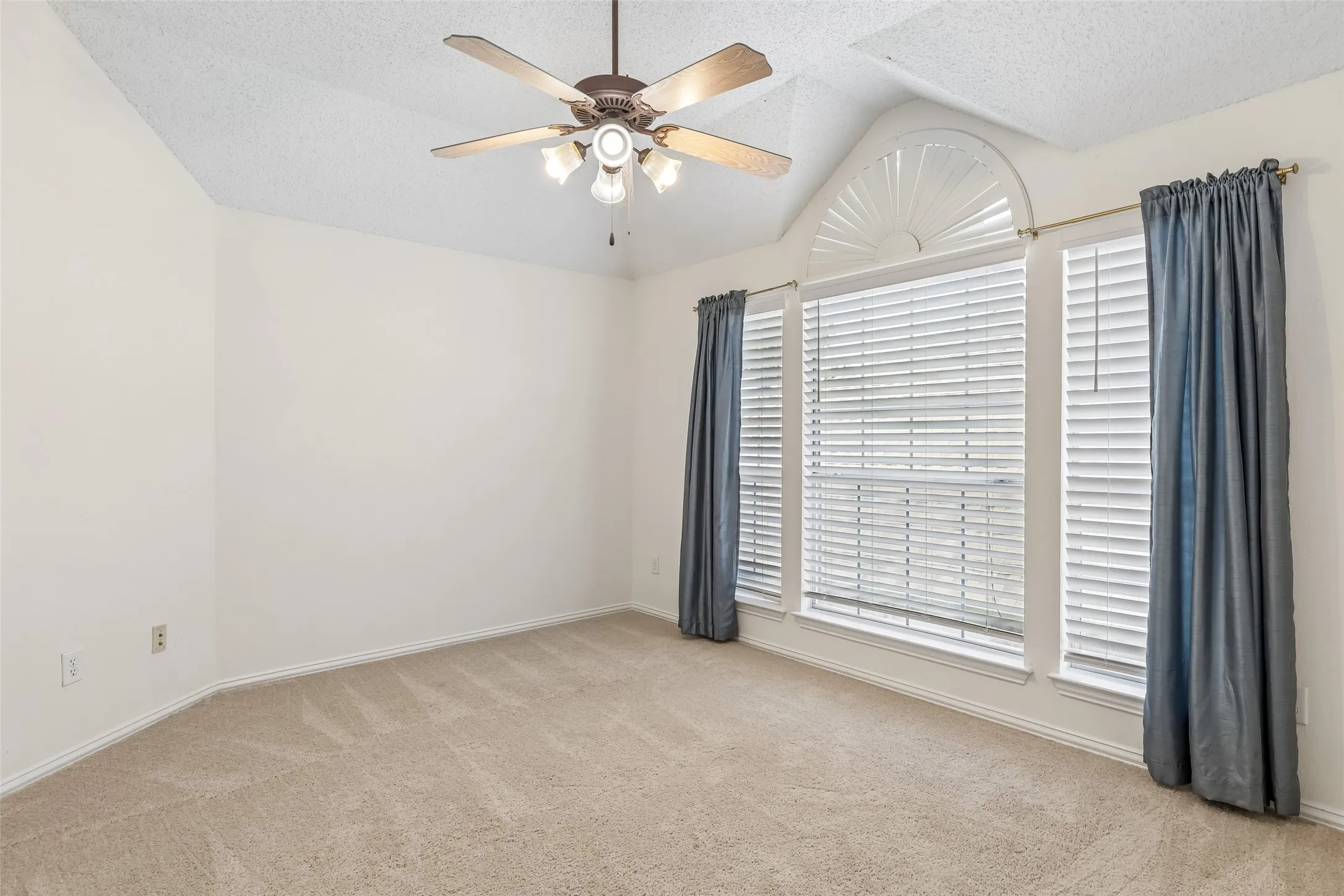 Single Family Residence For Sale in Collin County , 2108 Monticello Circle, Plano, Texas 75075, 3 Bedroom, 3 Bathroom, 2 Garage spaces, 2,399 Sqft, built in 1994, mls#21341801, Real Estate Agent in Plano, Homes For Sale in Collin county, Homes For Sale in Plano, Realtor in Plano Texas, Real Estate Brokerage Independent Realty Texas, Luminita Cordes Realtor