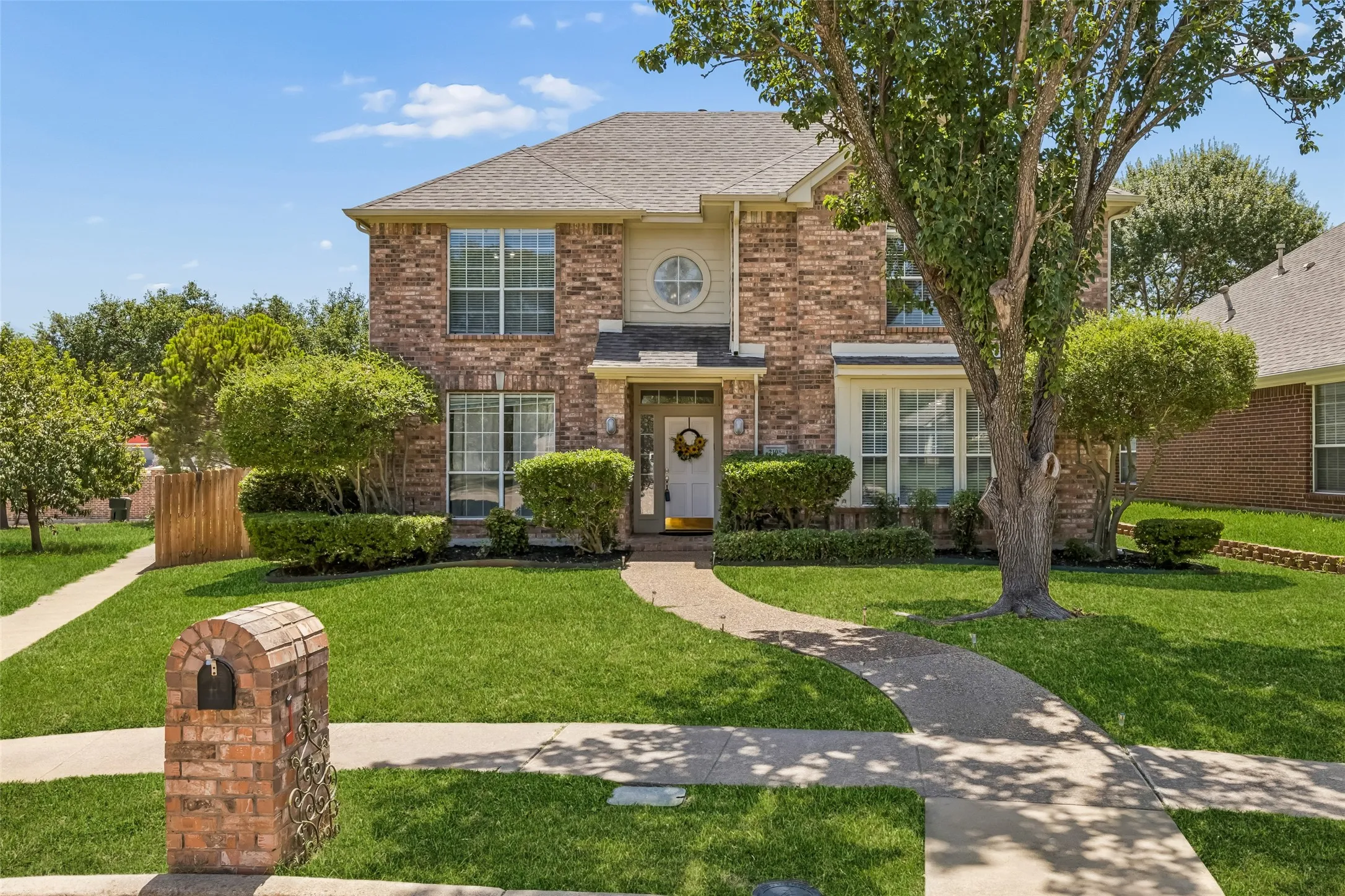 Single Family Residence For Sale in Collin County , 2108 Monticello Circle, Plano, Texas 75075, 3 Bedroom, 3 Bathroom, 2 Garage spaces, 2,399 Sqft, built in 1994, mls#21341801, Real Estate Agent in Plano, Homes For Sale in Collin county, Homes For Sale in Plano, Realtor in Plano Texas, Real Estate Brokerage Independent Realty Texas, Luminita Cordes Realtor