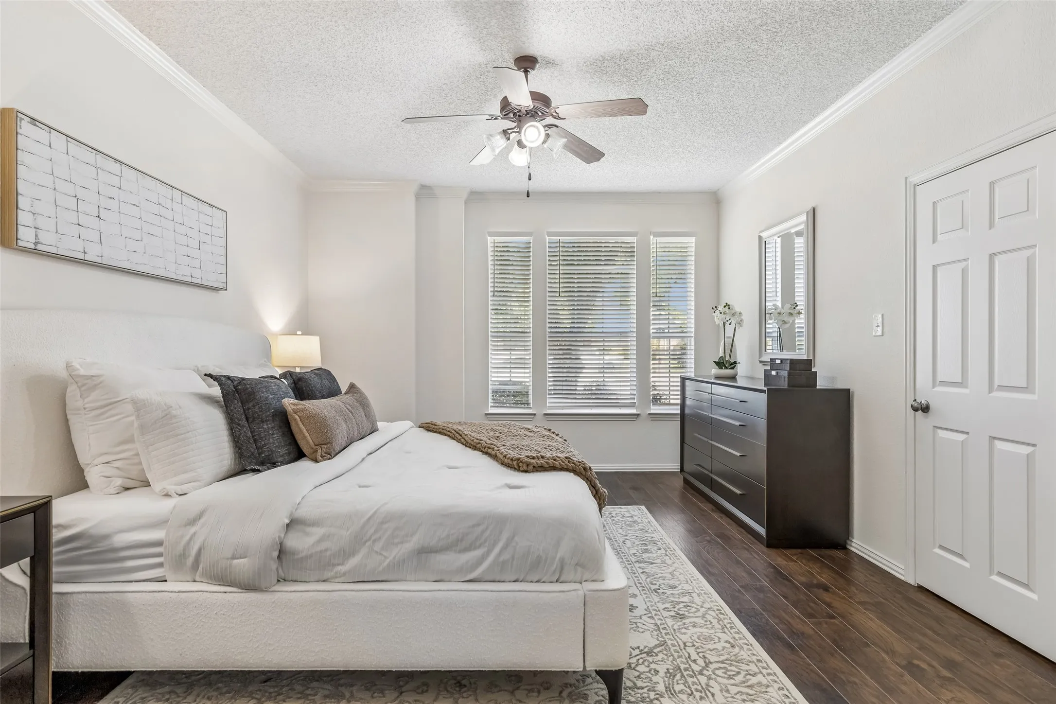 Single Family Residence For Sale in Collin County , 2108 Monticello Circle, Plano, Texas 75075, 3 Bedroom, 3 Bathroom, 2 Garage spaces, 2,399 Sqft, built in 1994, mls#21341801, Real Estate Agent in Plano, Homes For Sale in Collin county, Homes For Sale in Plano, Realtor in Plano Texas, Real Estate Brokerage Independent Realty Texas, Luminita Cordes Realtor