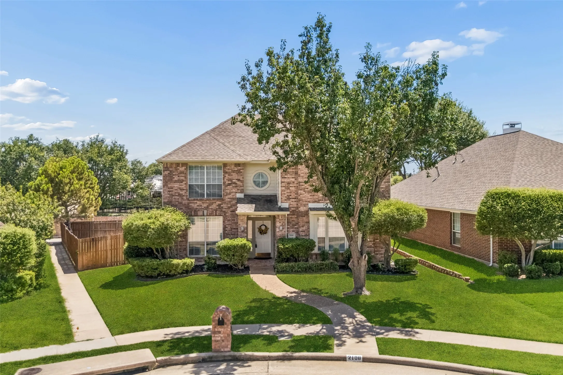 Single Family Residence For Sale in Collin County , 2108 Monticello Circle, Plano, Texas 75075, 3 Bedroom, 3 Bathroom, 2 Garage spaces, 2,399 Sqft, built in 1994, mls#21341801, Real Estate Agent in Plano, Homes For Sale in Collin county, Homes For Sale in Plano, Realtor in Plano Texas, Real Estate Brokerage Independent Realty Texas, Luminita Cordes Realtor