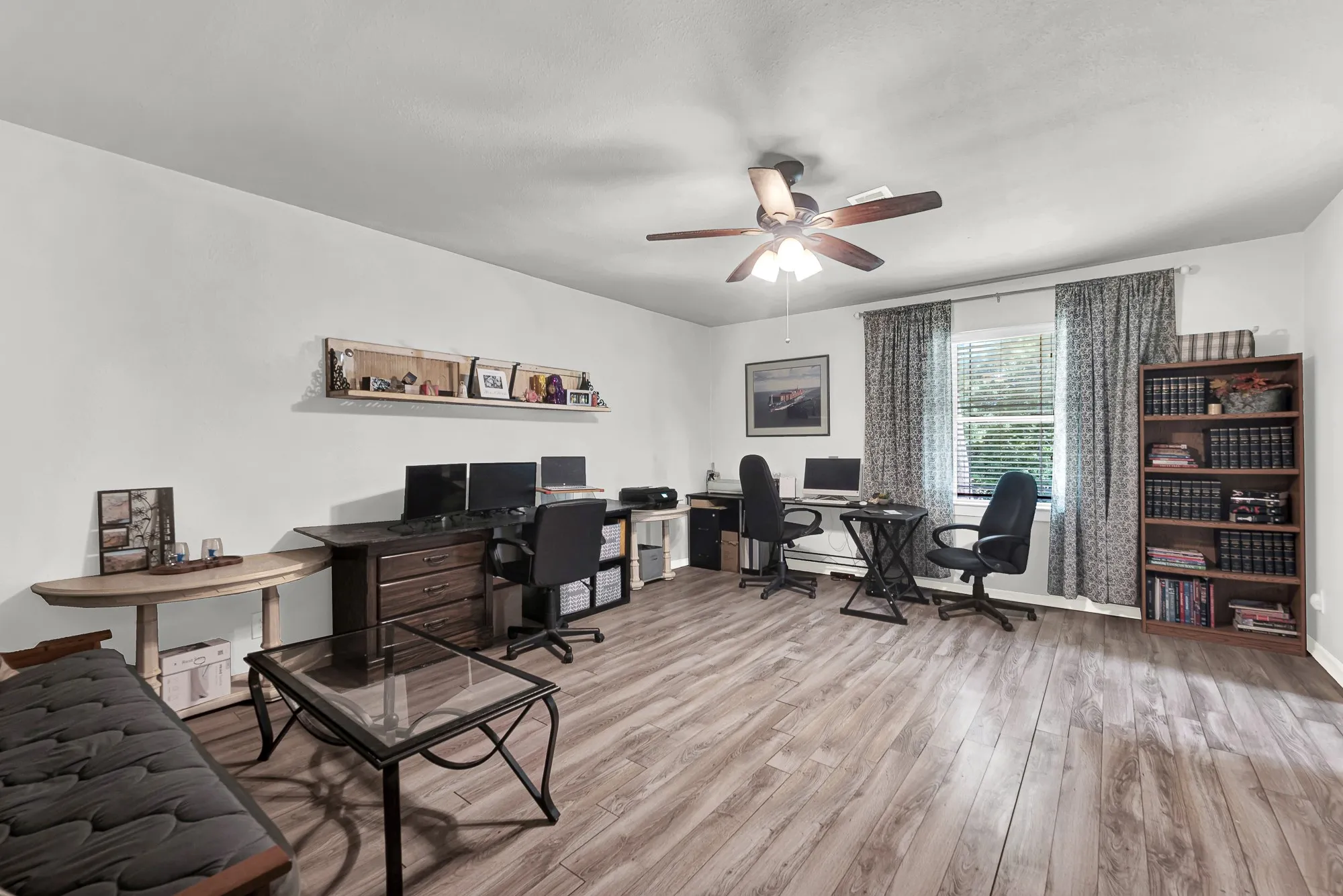Business For Sale in Collin County , 2403 State Highway 78 S, Farmersville, Texas 75442, 0, 0, Garage spaces, 1,920 Sqft, built in 1963, Price $750,000, mls#21331123, Real Estate Agent in Farmersville, Homes For Sale in Collin county, Homes For Sale in Farmersville, Realtor in Farmersville Texas, Real Estate Brokerage Independent Realty Texas, Luminita Cordes Realtor