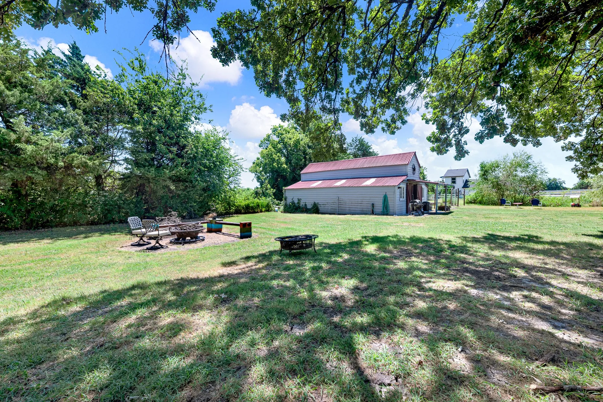 Single Family Residence For Sale in Collin County , 2403 State Hwy 78 S, Farmersville, Texas 75442, 3 Bedroom, 2 Bathroom, Garage spaces, 1,920 Sqft, built in 1963, Price $750,000, mls#21329898, Real Estate Agent in Farmersville, Homes For Sale in Collin county, Homes For Sale in Farmersville, Realtor in Farmersville Texas, Real Estate Brokerage Independent Realty Texas, Luminita Cordes Realtor