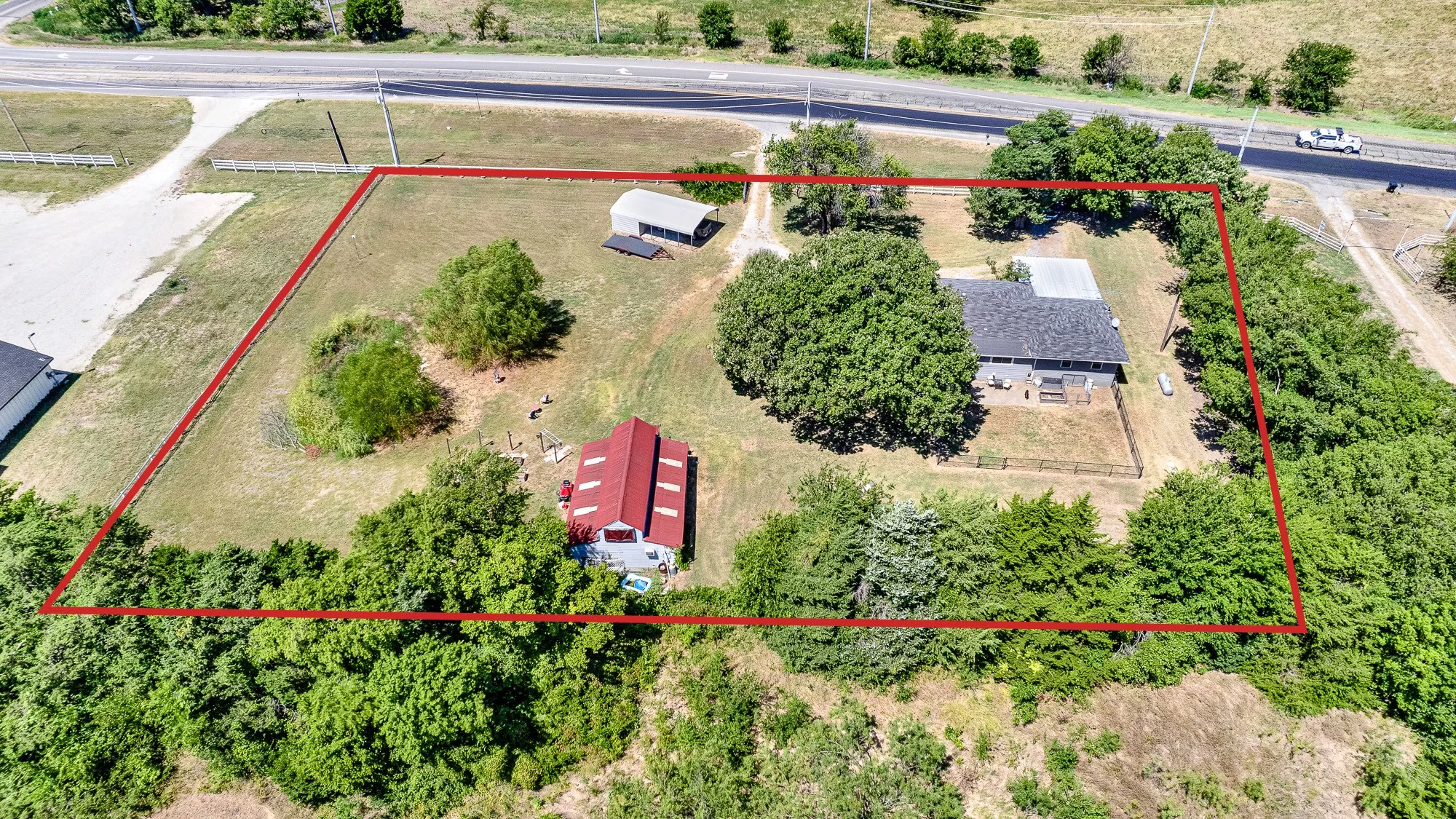 Property lines are approximate and need to be verified by a survey