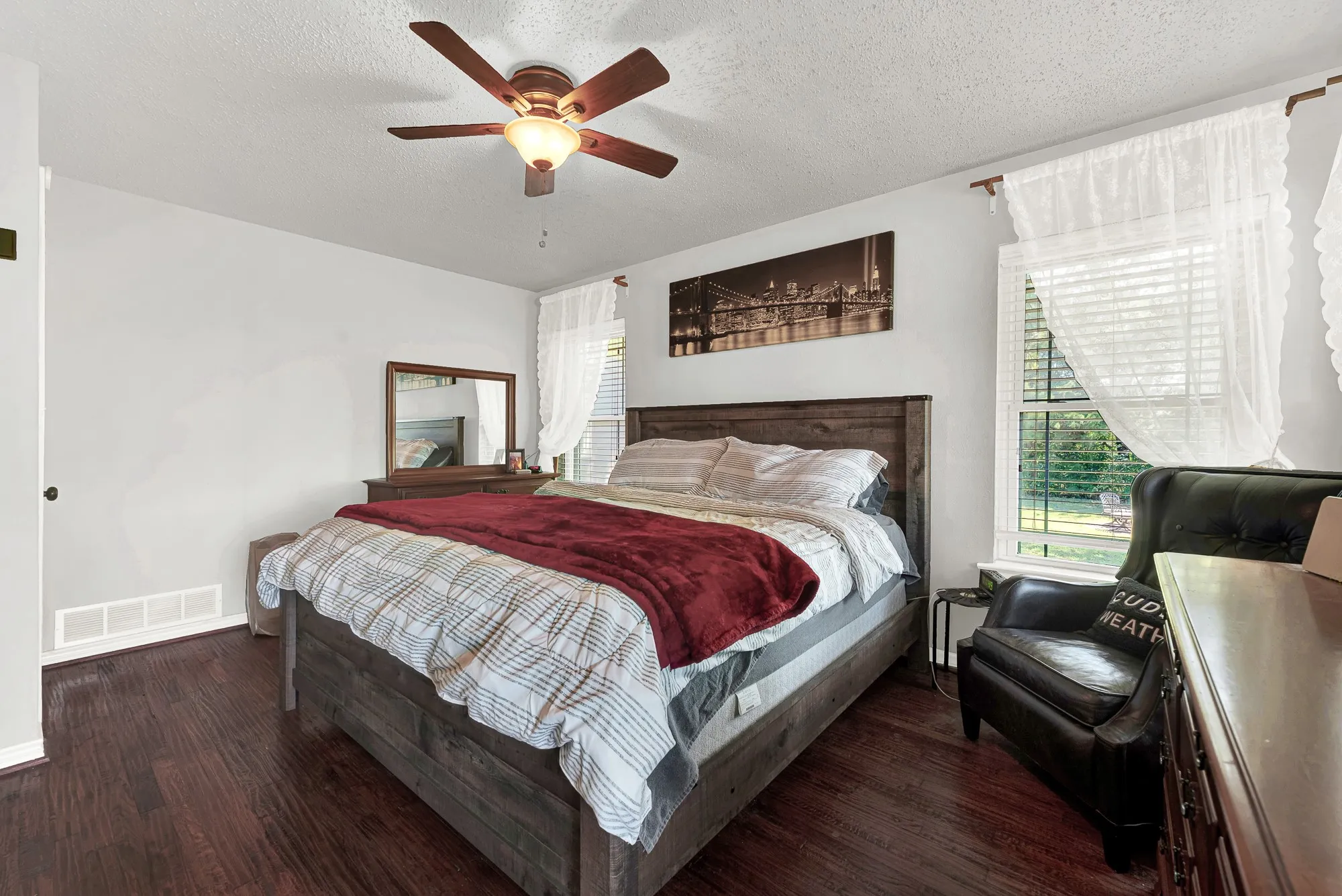 Single Family Residence For Sale in Collin County , 2403 State Hwy 78 S, Farmersville, Texas 75442, 3 Bedroom, 2 Bathroom, Garage spaces, 1,920 Sqft, built in 1963, Price $750,000, mls#21329898, Real Estate Agent in Farmersville, Homes For Sale in Collin county, Homes For Sale in Farmersville, Realtor in Farmersville Texas, Real Estate Brokerage Independent Realty Texas, Luminita Cordes Realtor