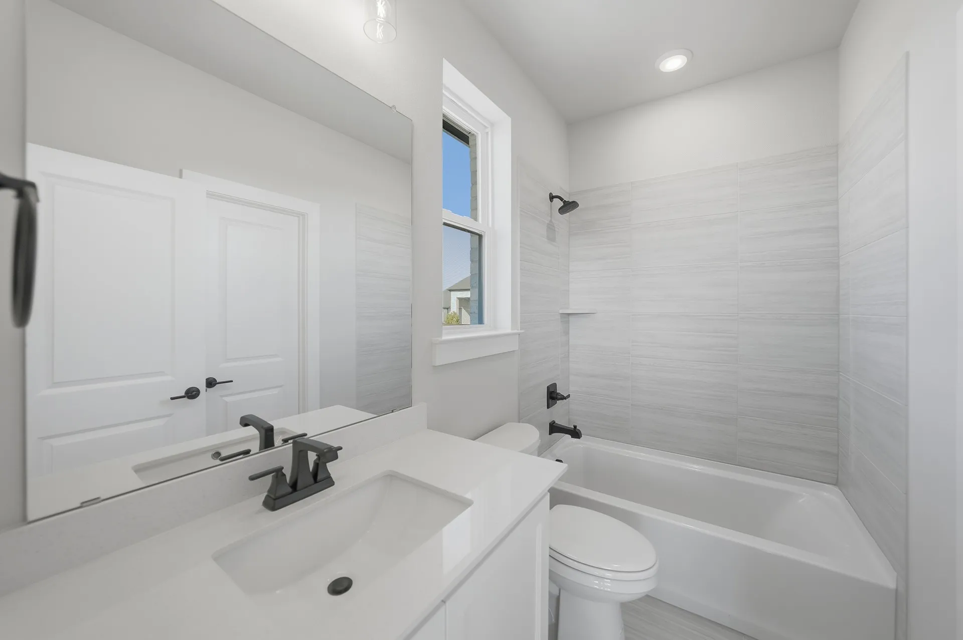 Single Family Residence For Sale in Rockwall County , 940 Shady Oaks Drive, Rockwall, Texas 75087, 5 Bedroom, 6 Bathroom, 3 Garage spaces, 4,589 Sqft, built in 2025, mls#21361511, Real Estate Agent in Rockwall, Homes For Sale in Rockwall county, Homes For Sale in Rockwall, Realtor in Rockwall Texas, Real Estate Brokerage Independent Realty Texas, Luminita Cordes Realtor
