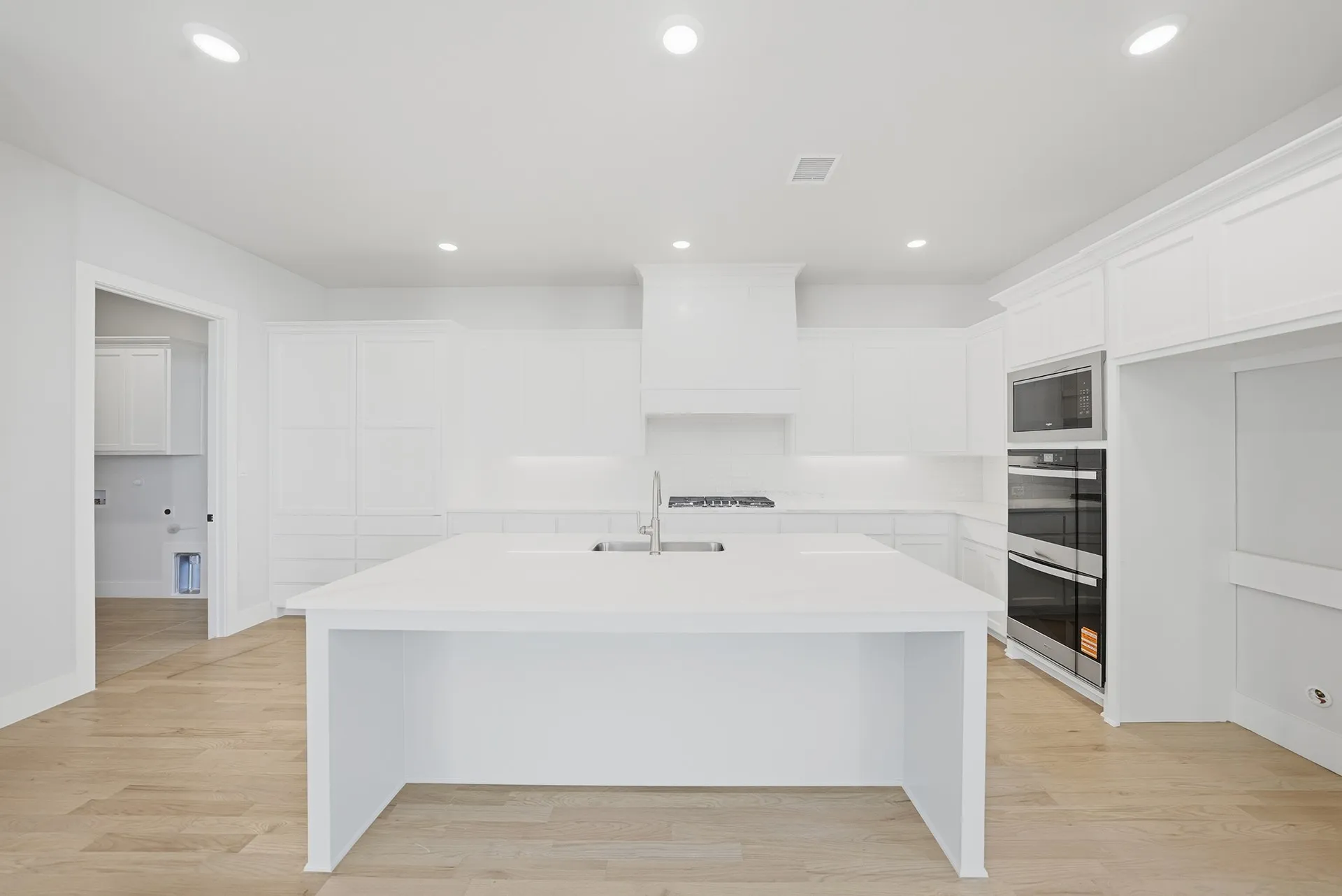 Single Family Residence For Sale in Rockwall County , 940 Shady Oaks Drive, Rockwall, Texas 75087, 5 Bedroom, 6 Bathroom, 3 Garage spaces, 4,589 Sqft, built in 2025, mls#21361511, Real Estate Agent in Rockwall, Homes For Sale in Rockwall county, Homes For Sale in Rockwall, Realtor in Rockwall Texas, Real Estate Brokerage Independent Realty Texas, Luminita Cordes Realtor