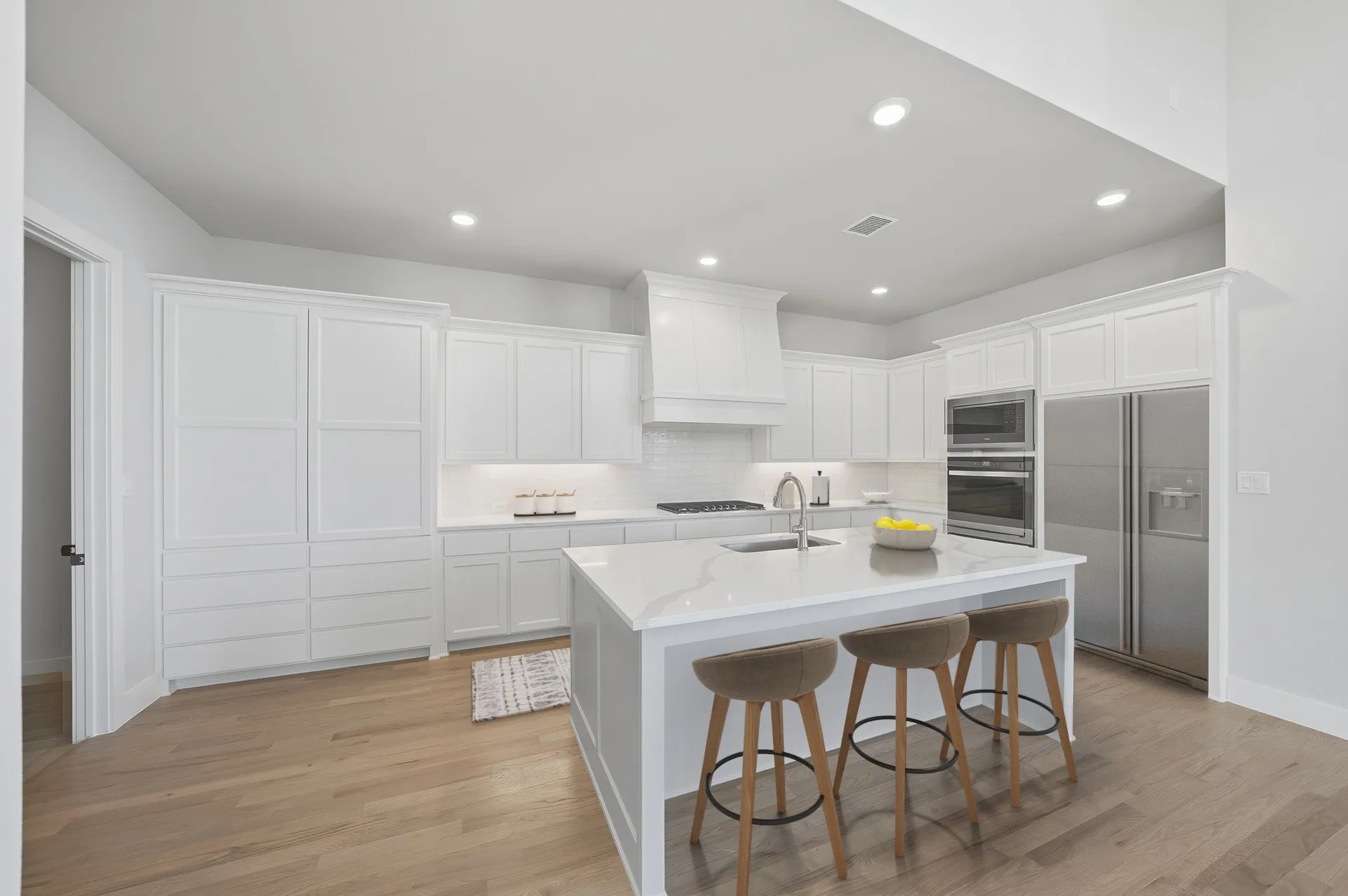 Single Family Residence For Sale in Rockwall County , 940 Shady Oaks Drive, Rockwall, Texas 75087, 5 Bedroom, 6 Bathroom, 3 Garage spaces, 4,589 Sqft, built in 2025, mls#21361511, Real Estate Agent in Rockwall, Homes For Sale in Rockwall county, Homes For Sale in Rockwall, Realtor in Rockwall Texas, Real Estate Brokerage Independent Realty Texas, Luminita Cordes Realtor