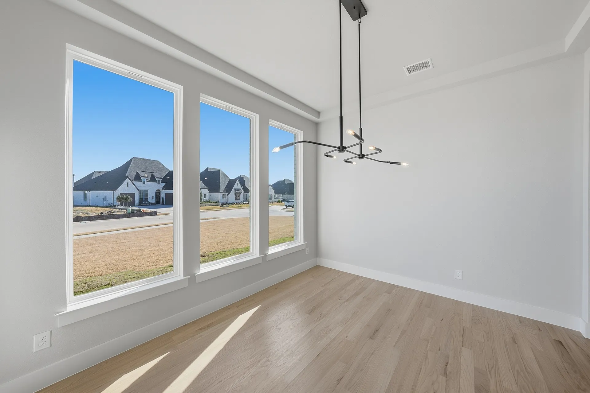 Single Family Residence For Sale in Rockwall County , 940 Shady Oaks Drive, Rockwall, Texas 75087, 5 Bedroom, 6 Bathroom, 3 Garage spaces, 4,589 Sqft, built in 2025, mls#21361511, Real Estate Agent in Rockwall, Homes For Sale in Rockwall county, Homes For Sale in Rockwall, Realtor in Rockwall Texas, Real Estate Brokerage Independent Realty Texas, Luminita Cordes Realtor