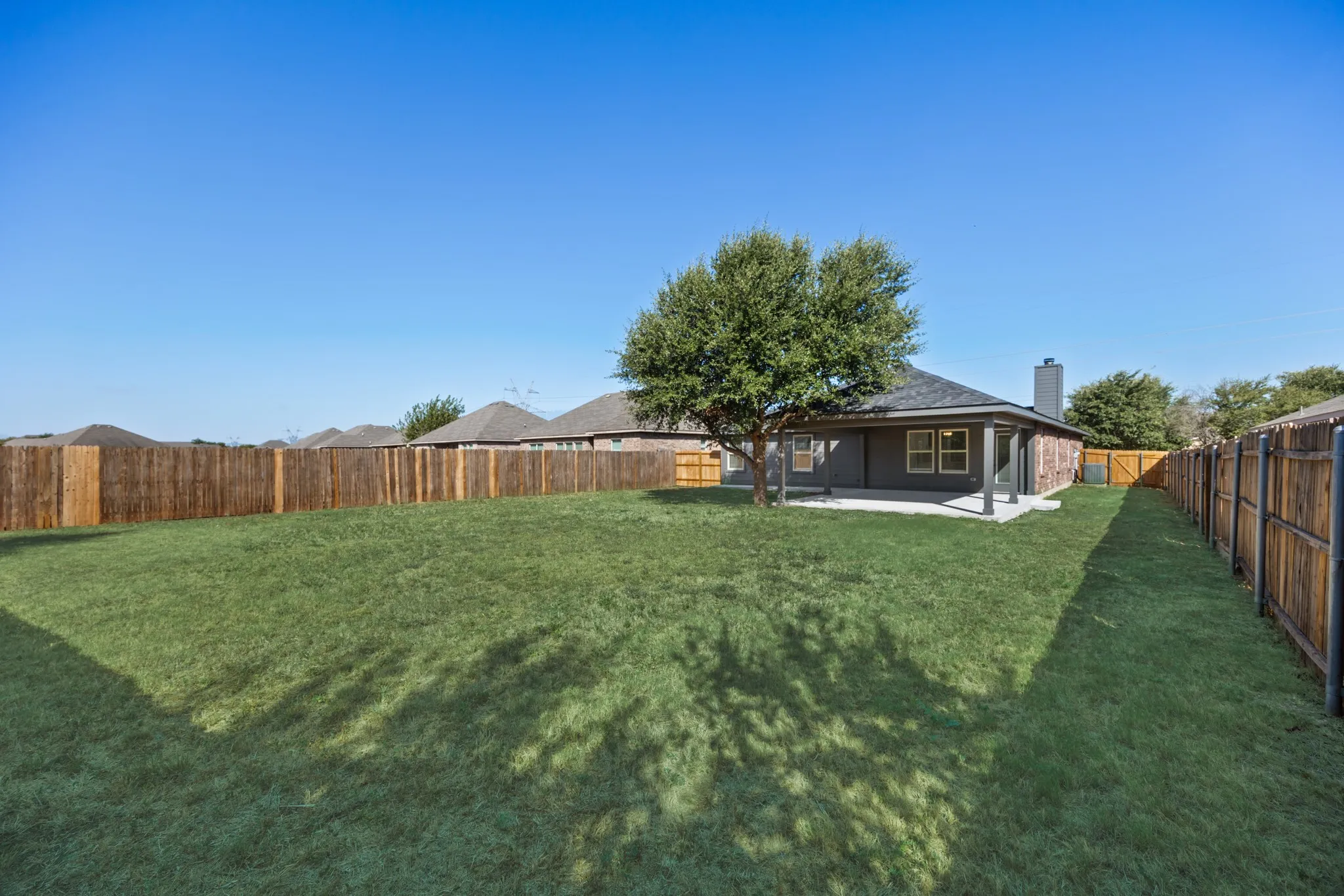Single Family Residence For Sale in Tarrant County , 250 Kennedy Drive, Crowley, Texas 76036, 4 Bedroom, 2 Bathroom, 2 Garage spaces, 1,753 Sqft, built in 2010, mls#21361500, Real Estate Agent in Crowley, Homes For Sale in Tarrant county, Homes For Sale in Crowley, Realtor in Crowley Texas, Real Estate Brokerage Independent Realty Texas, Luminita Cordes Realtor