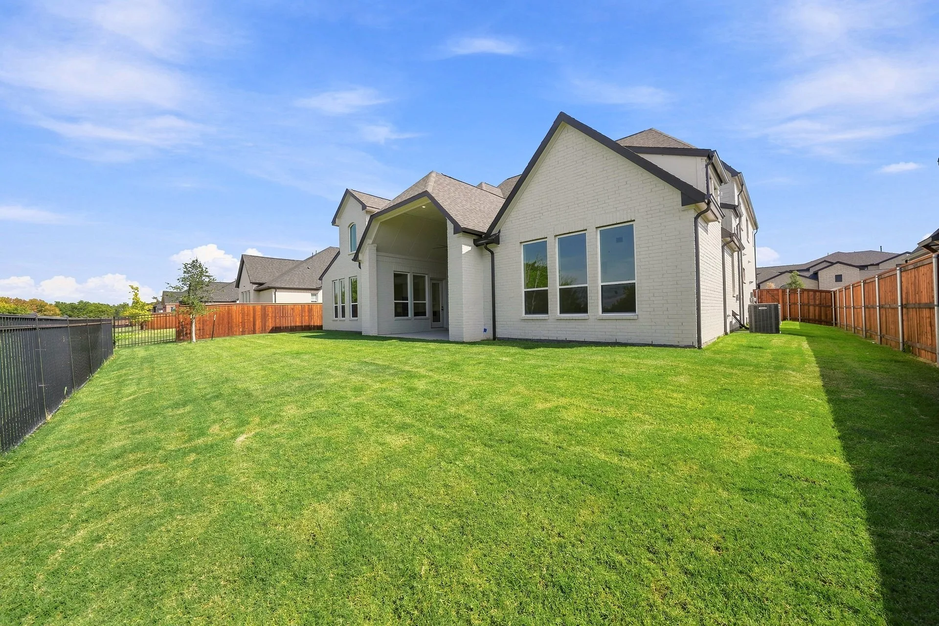Single Family Residence For Sale in Collin County , 1005 Inwood Court, Celina, Texas 75009, 5 Bedroom, 6 Bathroom, 3 Garage spaces, 4,814 Sqft, built in 2025, mls#21361516, Real Estate Agent in Celina, Homes For Sale in Collin county, Homes For Sale in Celina, Realtor in Celina Texas, Real Estate Brokerage Independent Realty Texas, Luminita Cordes Realtor