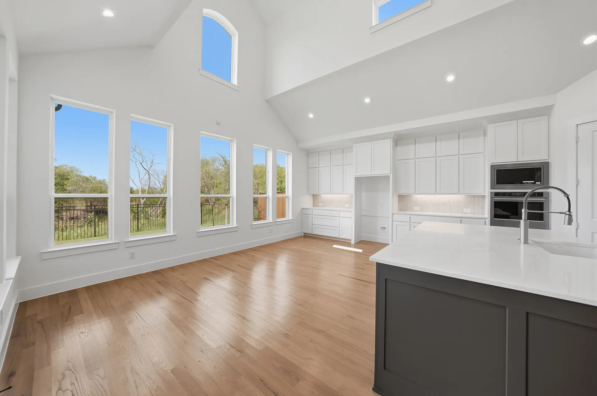 Single Family Residence For Sale in Collin County , 1005 Inwood Court, Celina, Texas 75009, 5 Bedroom, 6 Bathroom, 3 Garage spaces, 4,814 Sqft, built in 2025, mls#21361516, Real Estate Agent in Celina, Homes For Sale in Collin county, Homes For Sale in Celina, Realtor in Celina Texas, Real Estate Brokerage Independent Realty Texas, Luminita Cordes Realtor