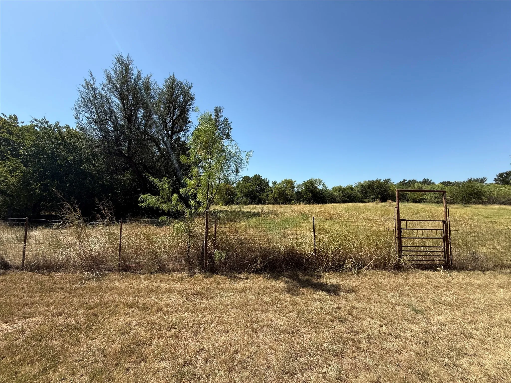 Manufactured Home For Sale in Eastland County , 1410 E Loop 254, Ranger, Texas 76470, 3 Bedroom, 2 Bathroom, Garage spaces, 1,080 Sqft, built in 1998, mls#21361059, Real Estate Agent in Ranger, Homes For Sale in Eastland county, Homes For Sale in Ranger, Realtor in Ranger Texas, Real Estate Brokerage Independent Realty Texas, Luminita Cordes Realtor