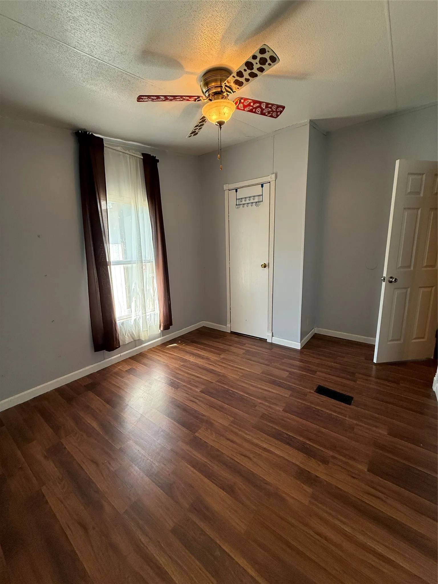 Manufactured Home For Sale in Eastland County , 1410 E Loop 254, Ranger, Texas 76470, 3 Bedroom, 2 Bathroom, Garage spaces, 1,080 Sqft, built in 1998, mls#21361059, Real Estate Agent in Ranger, Homes For Sale in Eastland county, Homes For Sale in Ranger, Realtor in Ranger Texas, Real Estate Brokerage Independent Realty Texas, Luminita Cordes Realtor