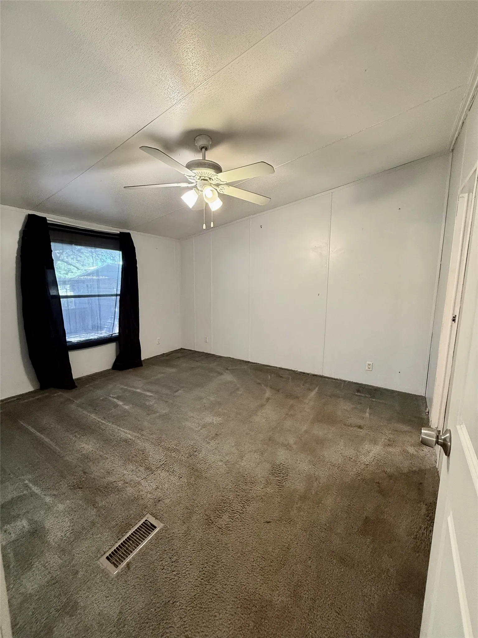 Manufactured Home For Sale in Eastland County , 1410 E Loop 254, Ranger, Texas 76470, 3 Bedroom, 2 Bathroom, Garage spaces, 1,080 Sqft, built in 1998, mls#21361059, Real Estate Agent in Ranger, Homes For Sale in Eastland county, Homes For Sale in Ranger, Realtor in Ranger Texas, Real Estate Brokerage Independent Realty Texas, Luminita Cordes Realtor