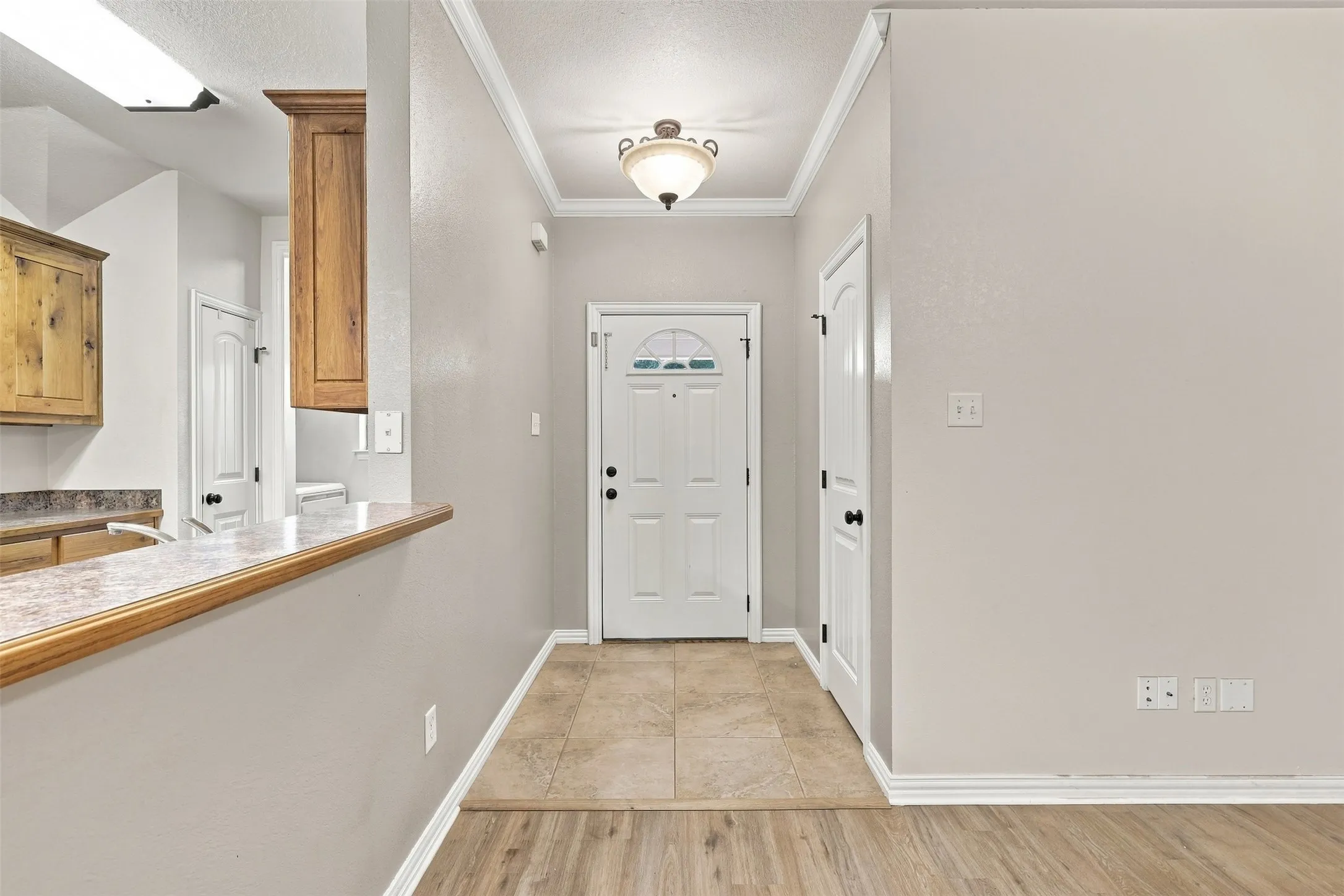 Single Family Residence For Rent in Parker County , 607 E Water Street, Weatherford, Texas 76086, 3 Bedroom, 2 Bathroom, 2 Garage spaces, 1,292 Sqft, built in 2010, mls#21361521, Real Estate Agent in Weatherford, Homes For Rent in Parker county, Homes For Rent in Weatherford, Realtor in Weatherford Texas, Real Estate Brokerage Independent Realty Texas, Luminita Cordes Realtor