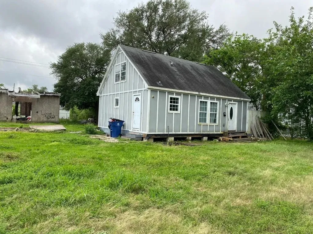 Single Family Residence For Rent in Galveston County , 13 4th Avenue N, Texas City, Texas 77590, 3 Bedroom, 2 Bathroom, Garage spaces, 1,020 Sqft, built in 1948, Price $950, mls#21361523, Real Estate Agent in Texas City, Homes For Rent in Galveston county, Homes For Rent in Texas City, Realtor in Texas City Texas, Real Estate Brokerage Independent Realty Texas, Luminita Cordes Realtor