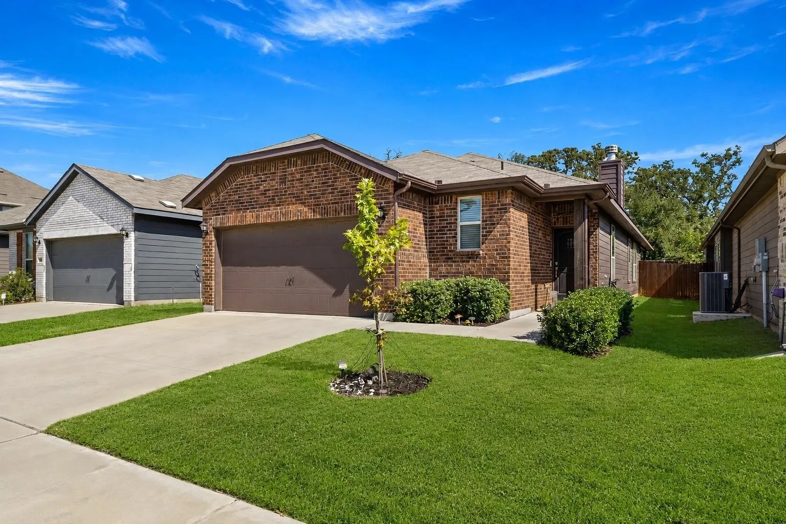 Single Family Residence For Sale in Denton County , 589 Concho Street, Aubrey, Texas 76227, 3 Bedroom, 2 Bathroom, 2 Garage spaces, 1,791 Sqft, built in 2020, mls#21357310, Real Estate Agent in Aubrey, Homes For Sale in Denton county, Homes For Sale in Aubrey, Realtor in Aubrey Texas, Real Estate Brokerage Independent Realty Texas, Luminita Cordes Realtor
