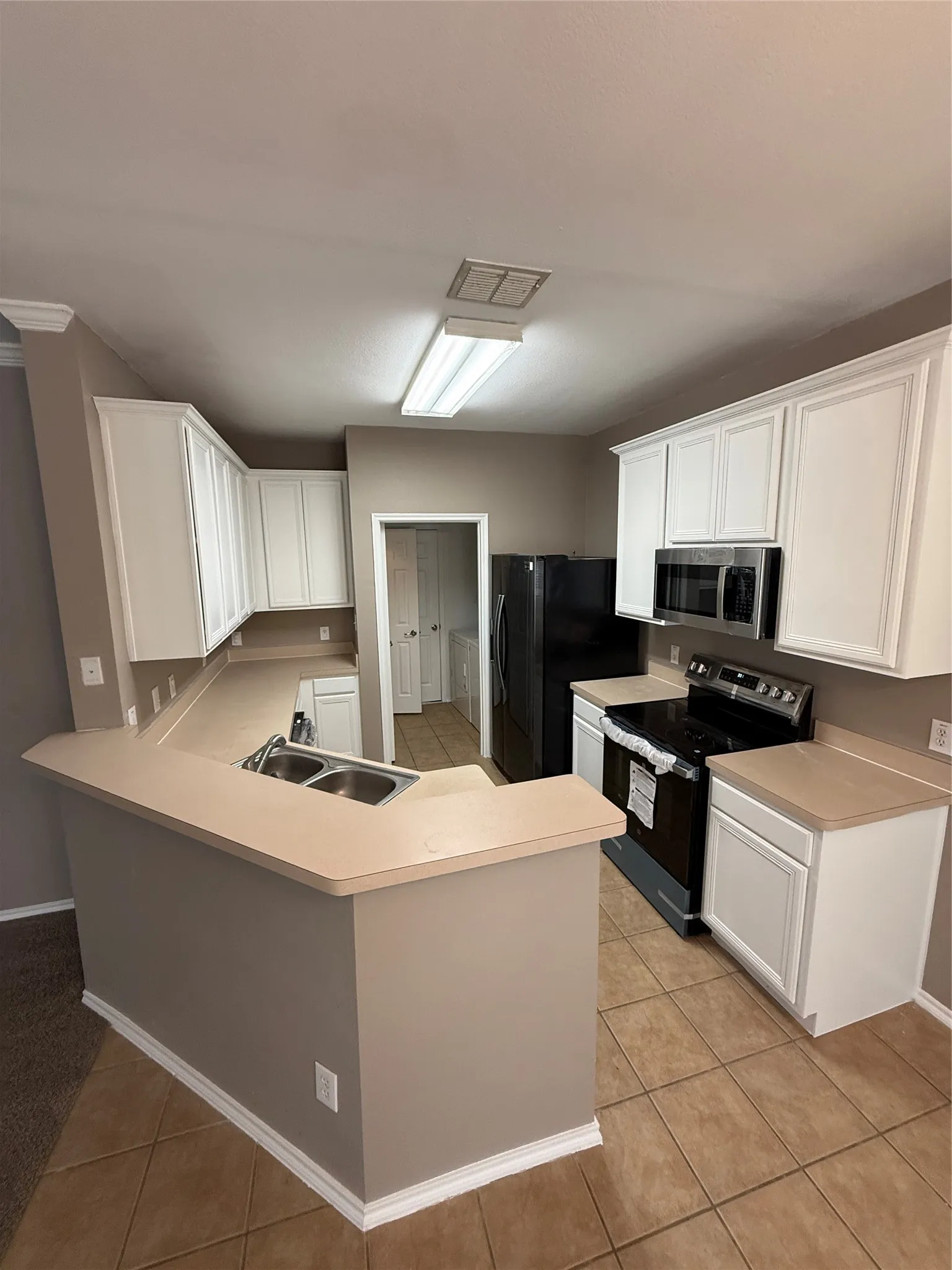Townhouse For Rent in Collin County , 8508 Forest Highlands Drive, Plano, Texas 75024, 2 Bedroom, 3 Bathroom, 2 Garage spaces, 1,597 Sqft, built in 2004, mls#21361299, Real Estate Agent in Plano, Homes For Rent in Collin county, Homes For Rent in Plano, Realtor in Plano Texas, Real Estate Brokerage Independent Realty Texas, Luminita Cordes Realtor